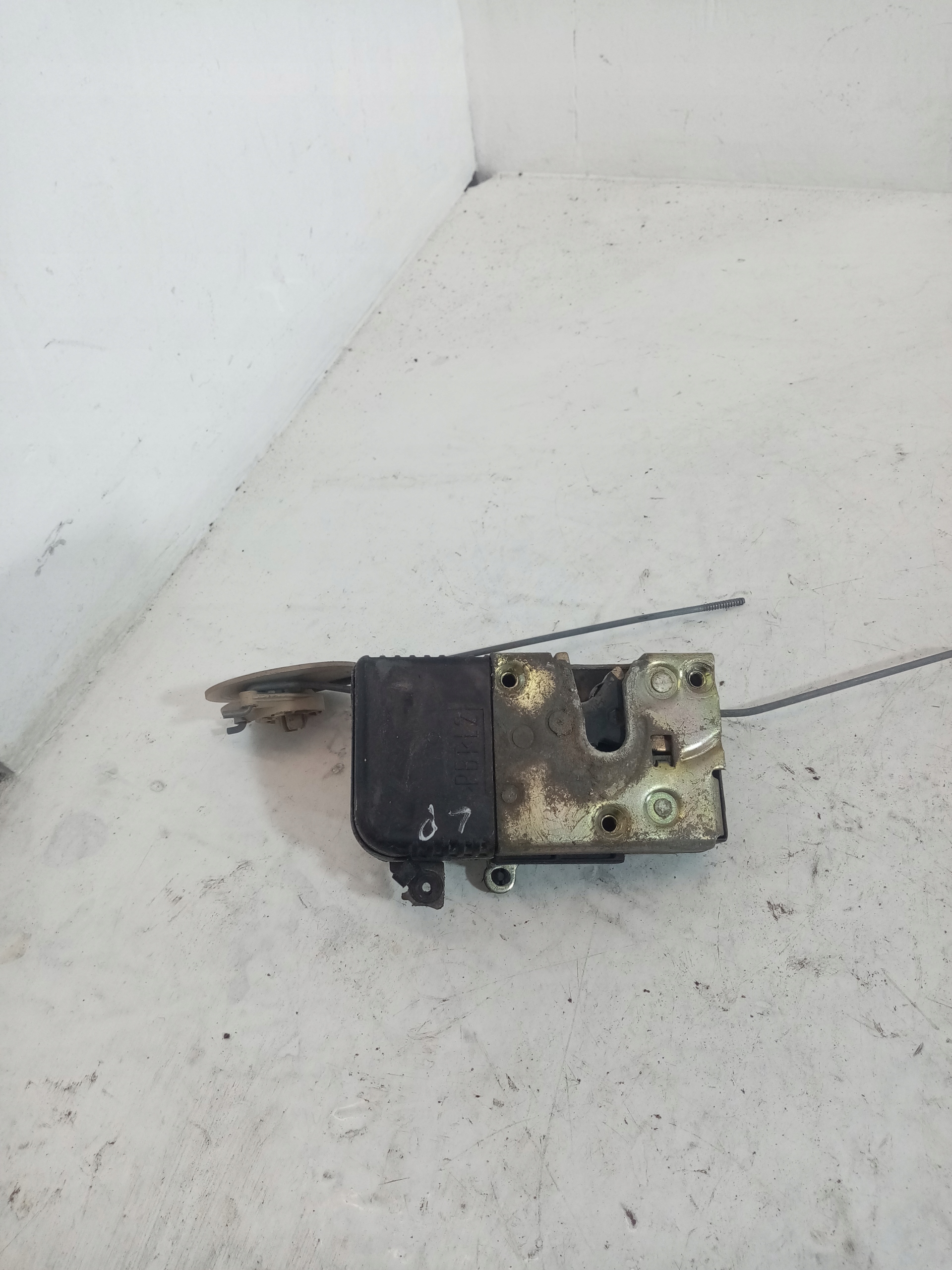 lock door left front PEUGEOT 406