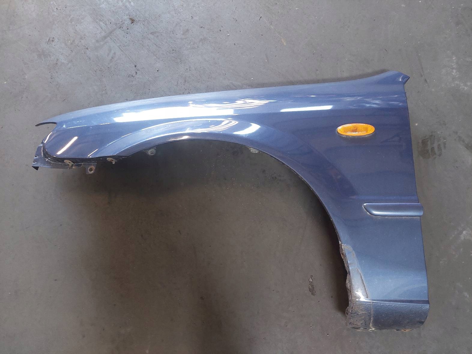 complete front bonnet bumper light fender MAZDA 323F BJ 22A