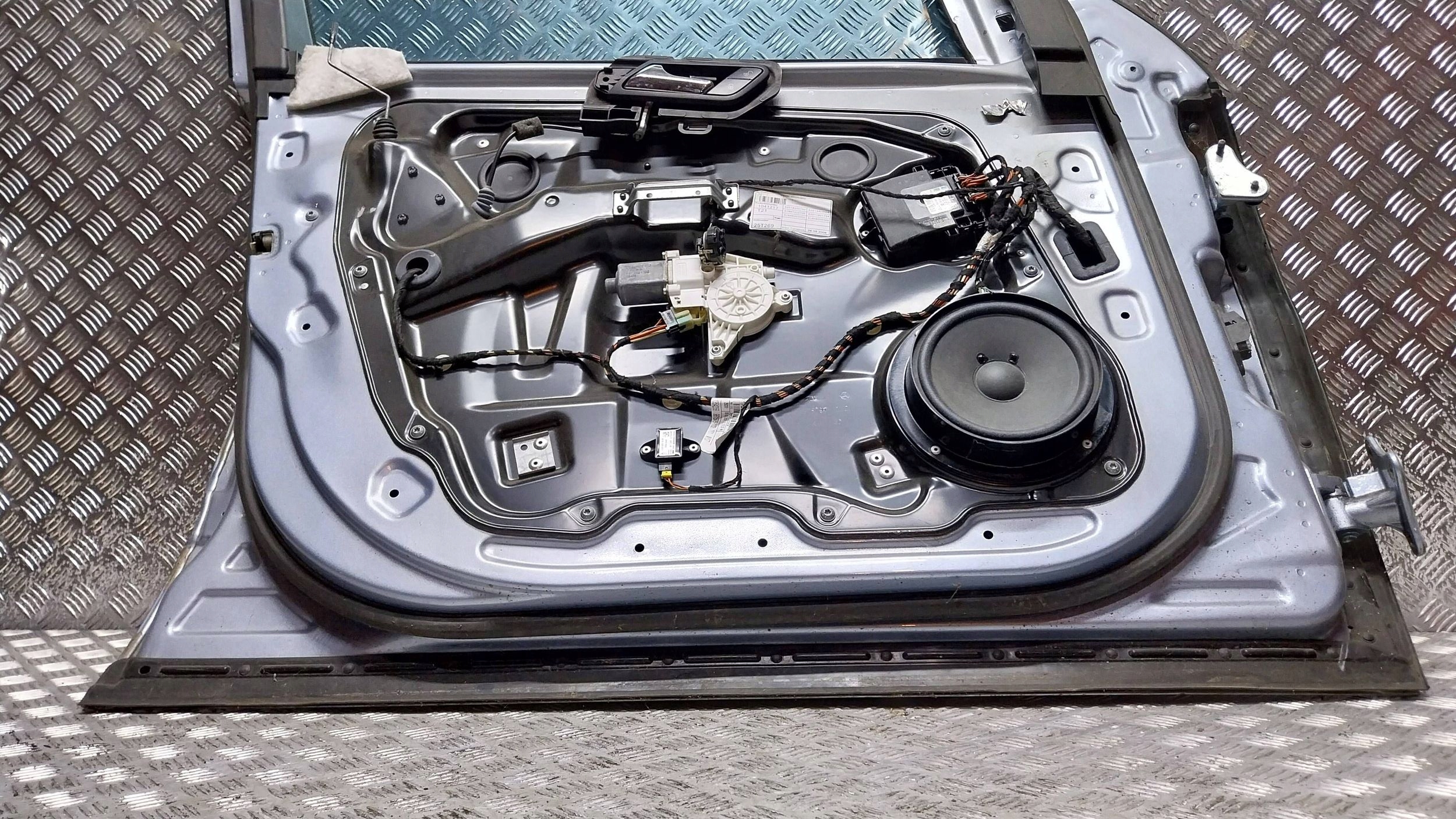 door front left MERCEDES R-KLASA W251 05
