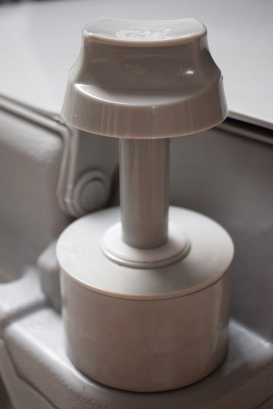 TOALETA PRZENOŚNA TURYSTYCZNA SZPITALNA LEKKA 20L Marka Bituxx