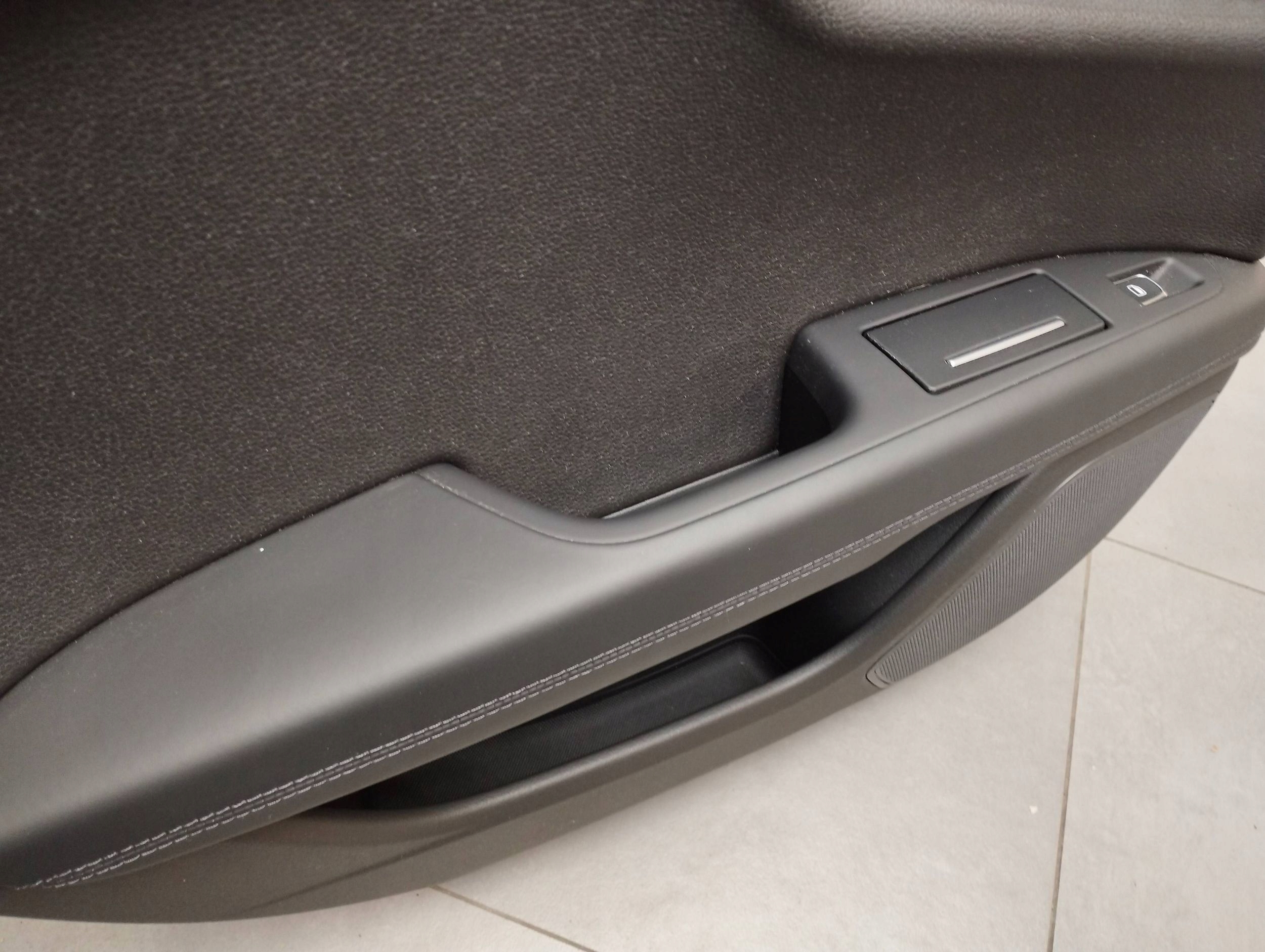 Audi A7 4G 2016 side door left rear part leather 4G8867305