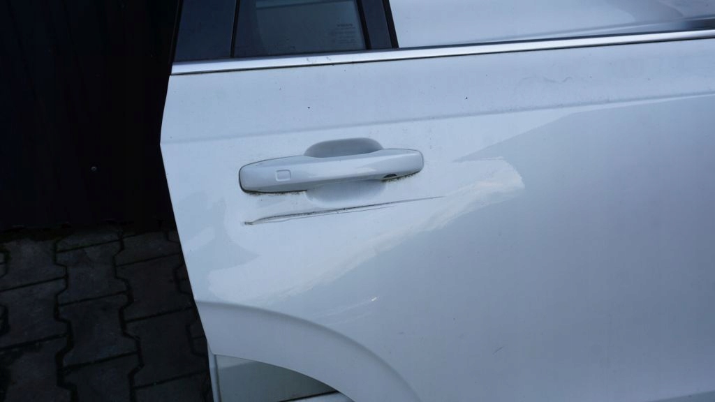 VOLVO XC90 II - right rear. door colour 707 PERLA