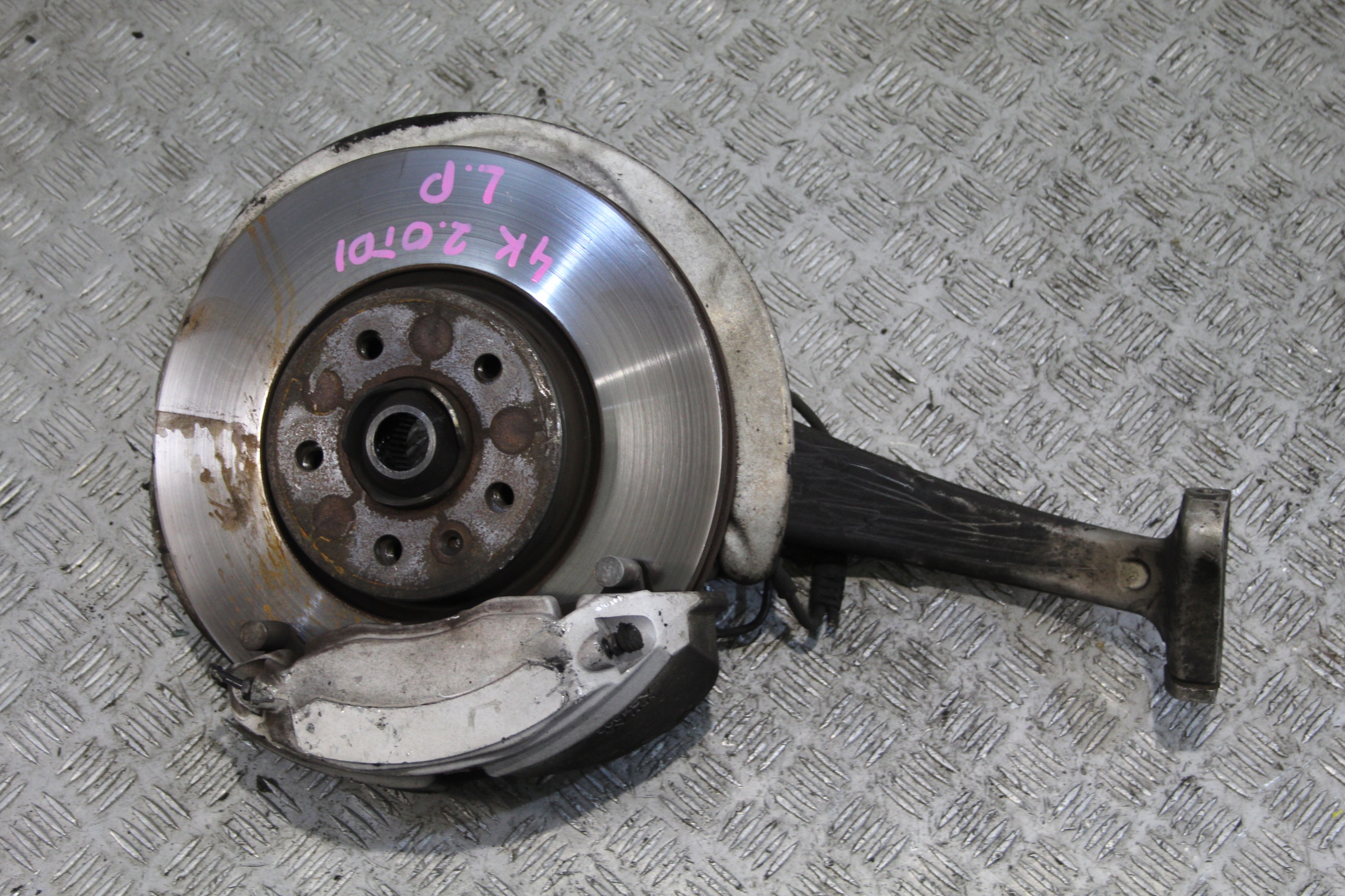 otoč levý předek AUDI A6 C8 4K0 4K5