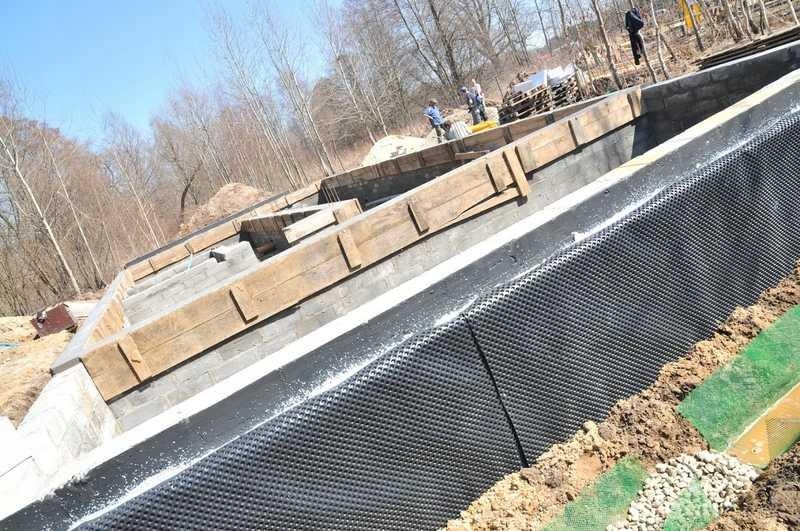 FOLIA KUBEŁKOWA FUNDAMENTOWA IZOLACJA PIONOWA DO FUNDAMENTÓW 400g 1,5m 20mb Grubość 8 mm