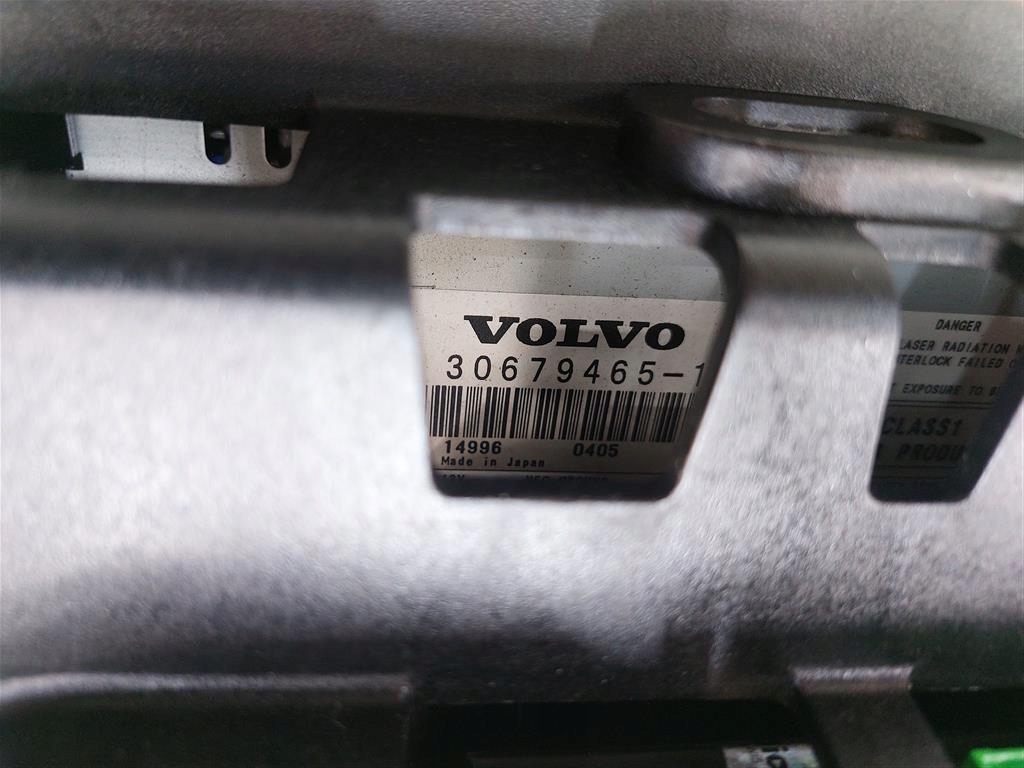 Radio CD wyświetlacz pilot Volvo XC90 I 30679465 30656245 2002-2006r Wersja Europejska