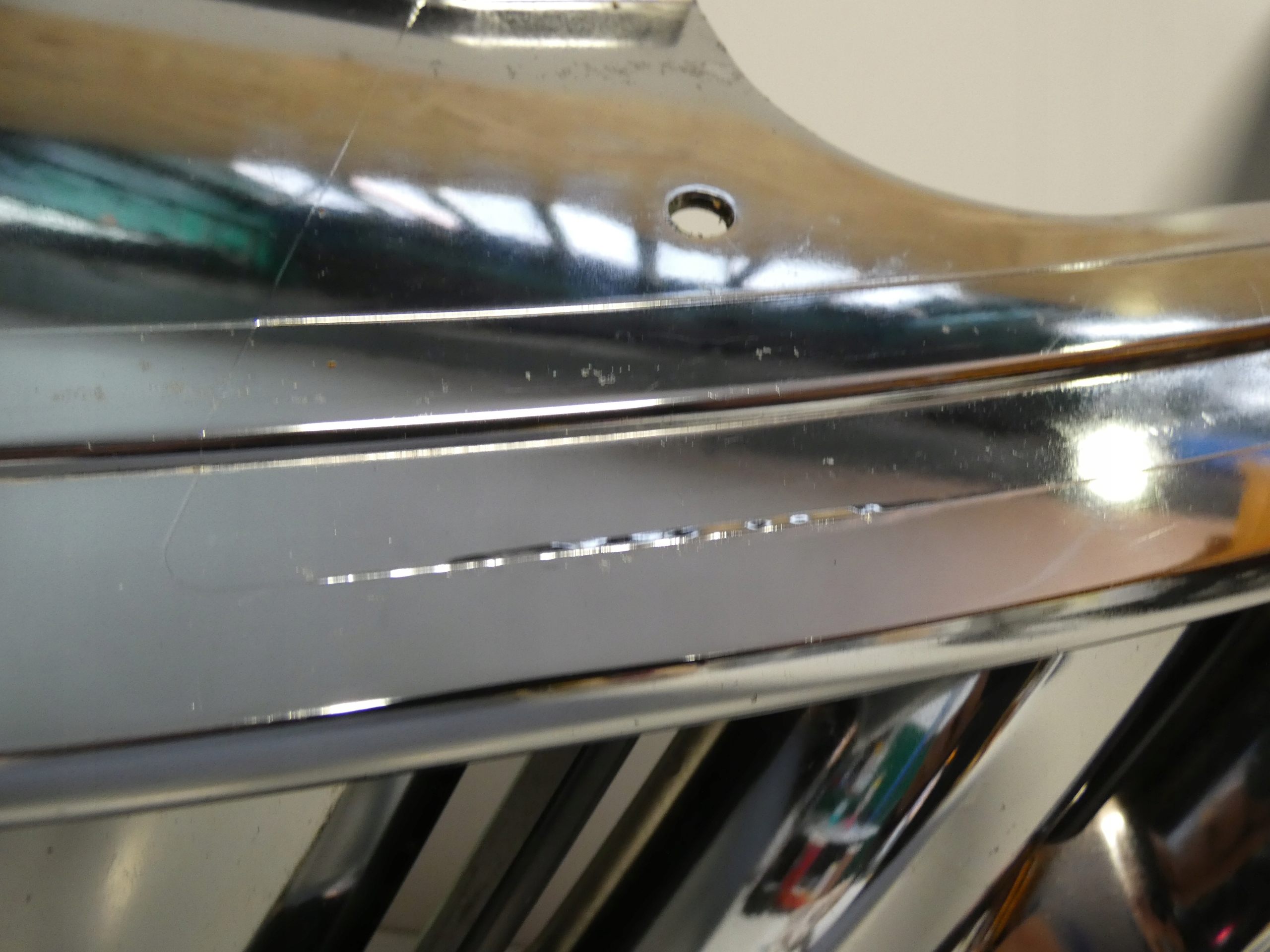 NISSAN HURAND 623101AA04 2007- grille front grill grill