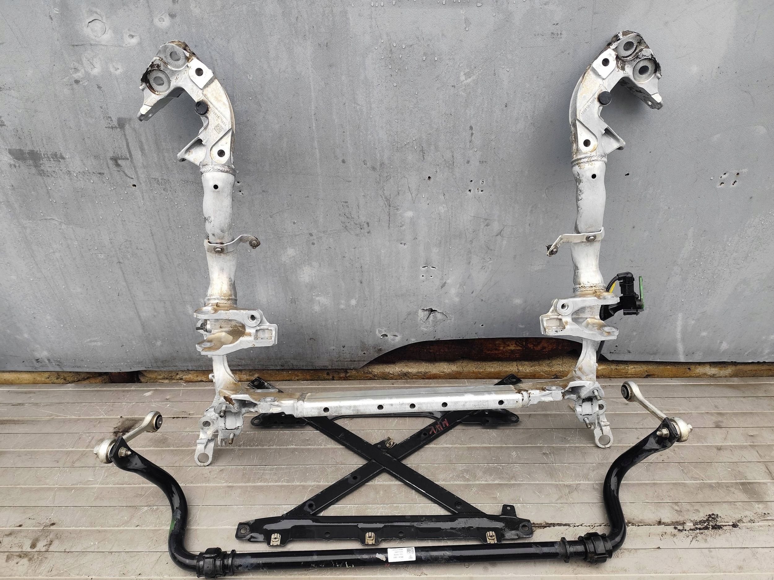 PORSCHE MACAN 95B LIFT subframe axle beam KOMPLET 8R0399315J