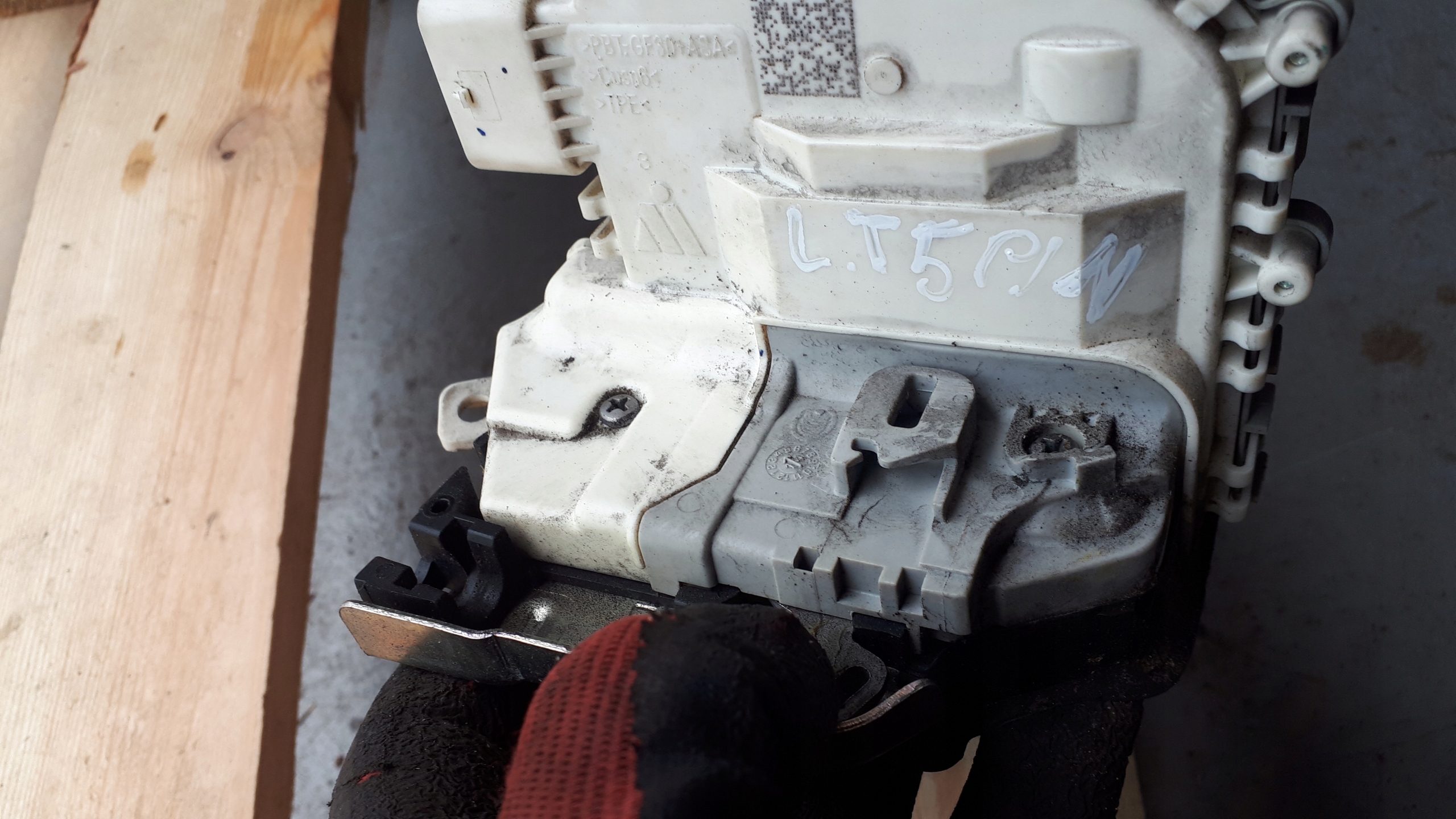 S4 B8 LIFT A4 lock door left rear part rear 5 PIN A5
