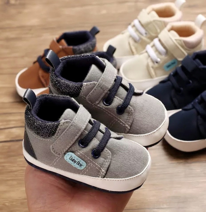 BUCIKI niemowlęce NIECHODKI trampki r.17/18 11cm Płeć chłopcy