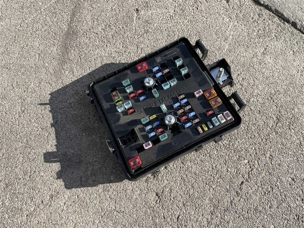 SKRZYNKA BEZPIECZNIKÓW MODUŁ STEROWNIK FORD CUSTOM LIFT 2.0 ECOBLUE 19-23R