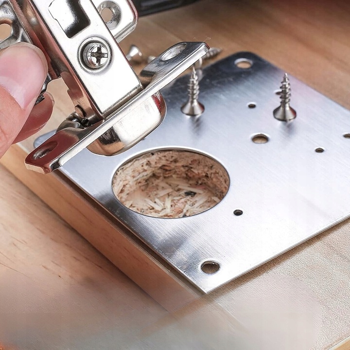 PŁYTKA BLASZKA NAPRAWCZA DO NAPRAWY WYRWANYCH ZAWIASÓW PŁYTKA NAPRAWCZA Wysokość maksymalna 90 mm