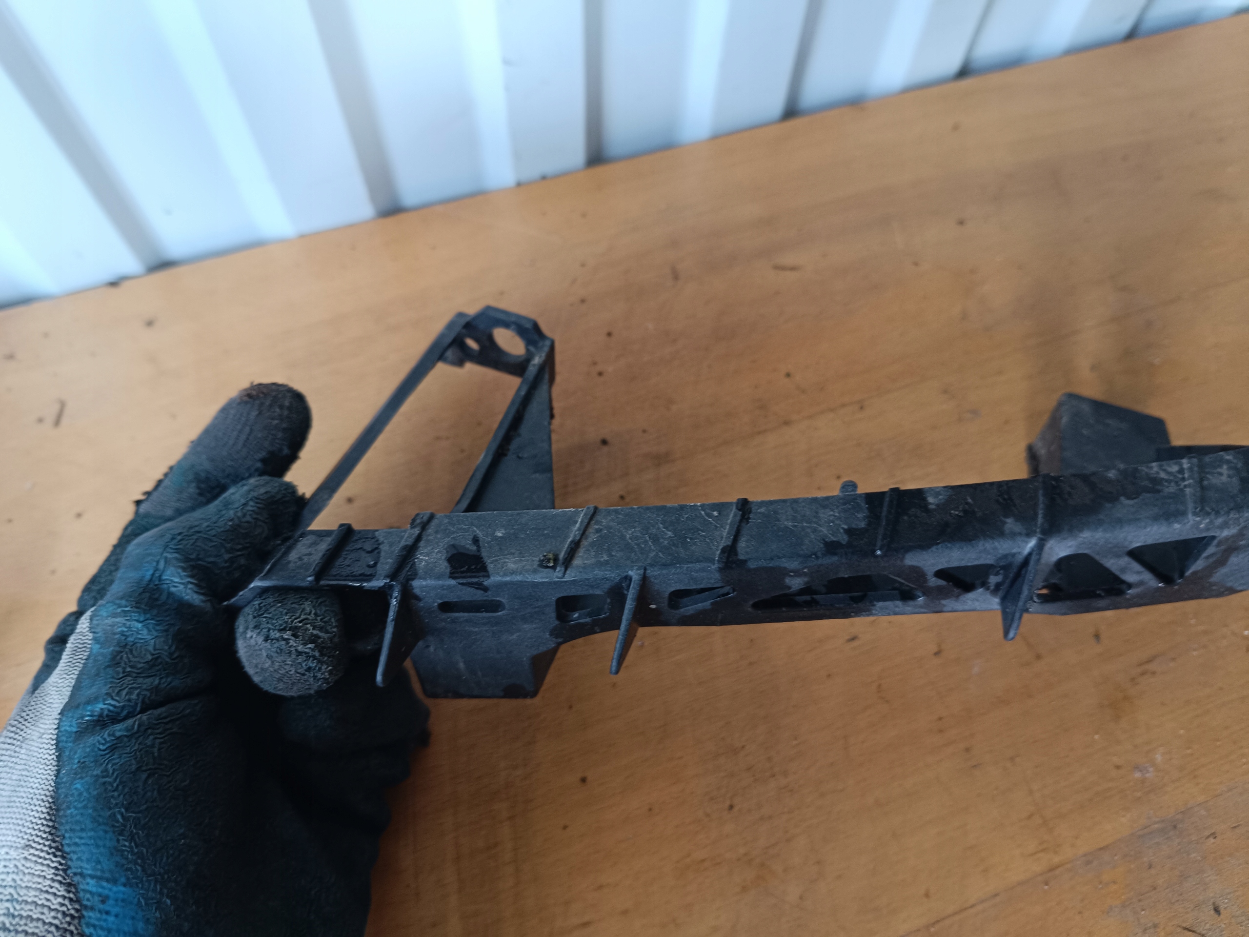 MAZDA 6 and bumper bracket holder lights left front