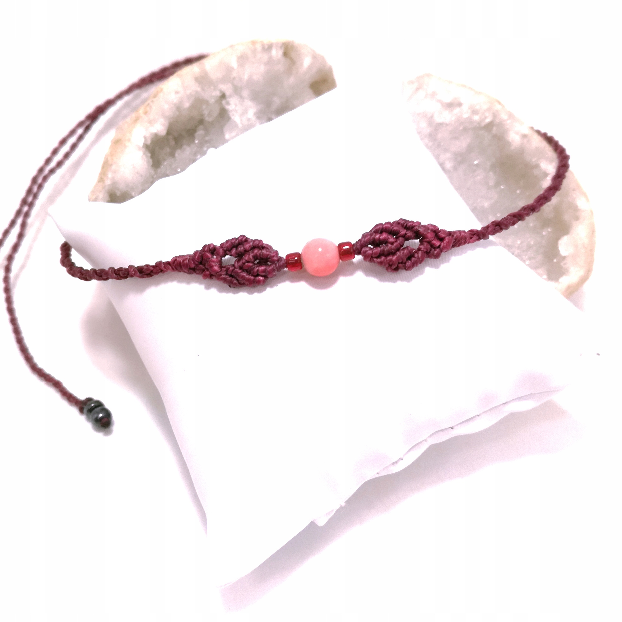 Plný korál v makru náhrdelník chker pletený vínový makramé