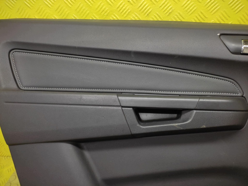 OPEL ZAFIRA B upholstery side door left rear part