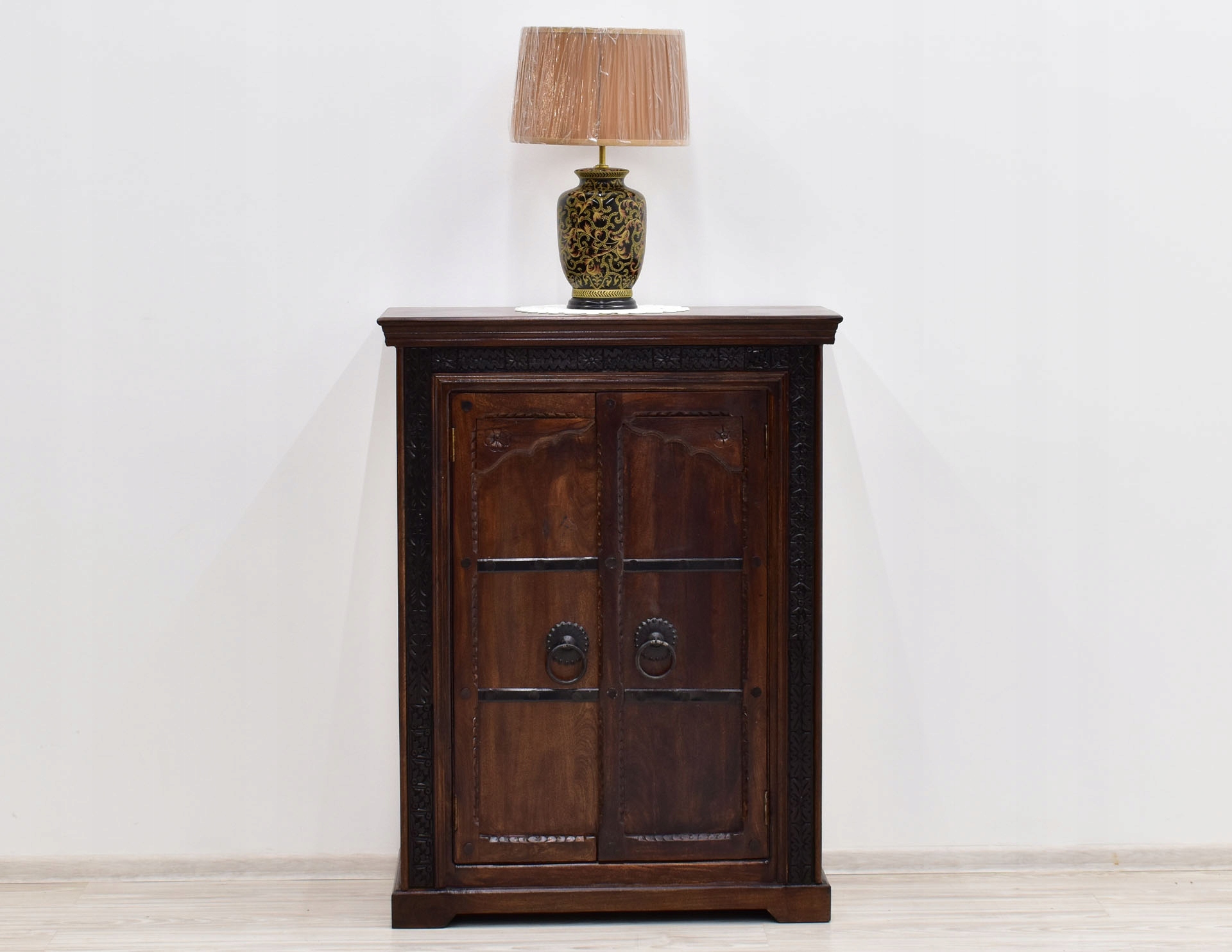 Komoda kolonialna drewno akacja indyjska rzeźbiona okucia ciemny brąz EAN (GTIN) 5905601241041