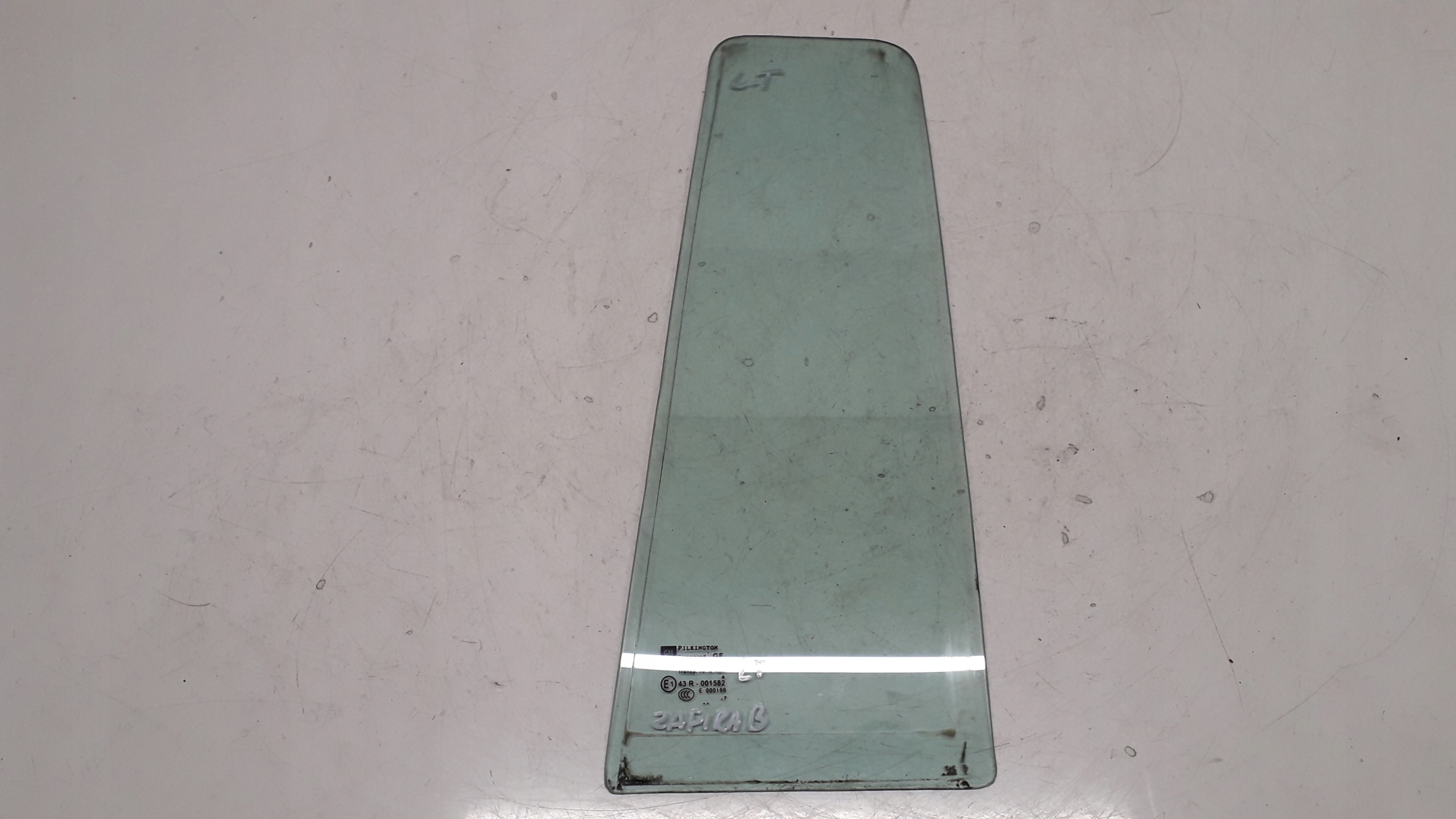 OPEL ZAFIRA B 05- SZYBA LEWY TYŁ MAŁA TRÓJKĄT