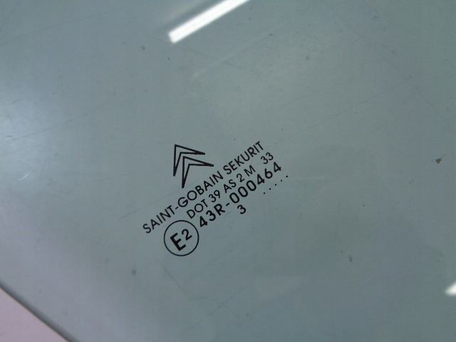 SZYBA DRZWI PRAWY PRZÓD CITROEN XSARA I LIFT HB 2003 ROK Strona zabudowy przód - prawa