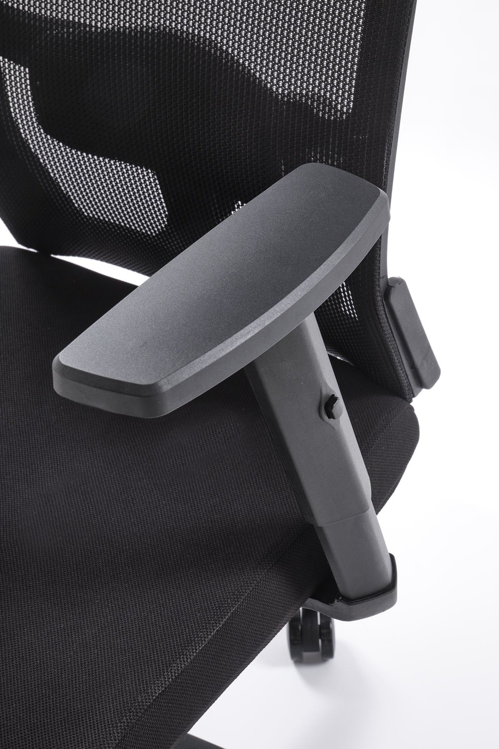 Fotel biurowy pracowniczy MASON czarny do 120 kg / ZGODNY Z NAJNOWSZĄ NORMĄ Szerokość siedziska 62 cm