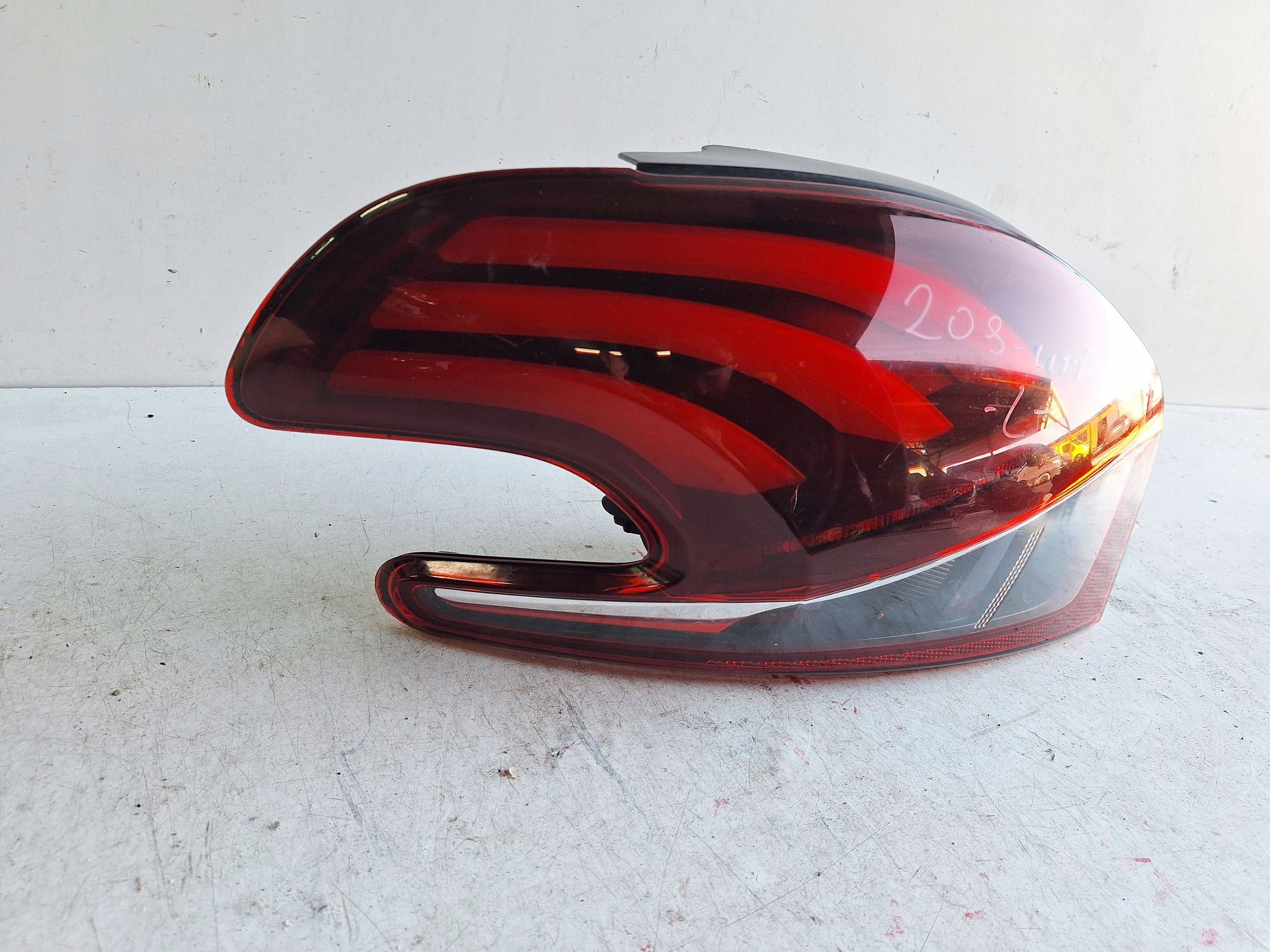 PEUGEOT 208 HB LIFT 15-19 light left rear part