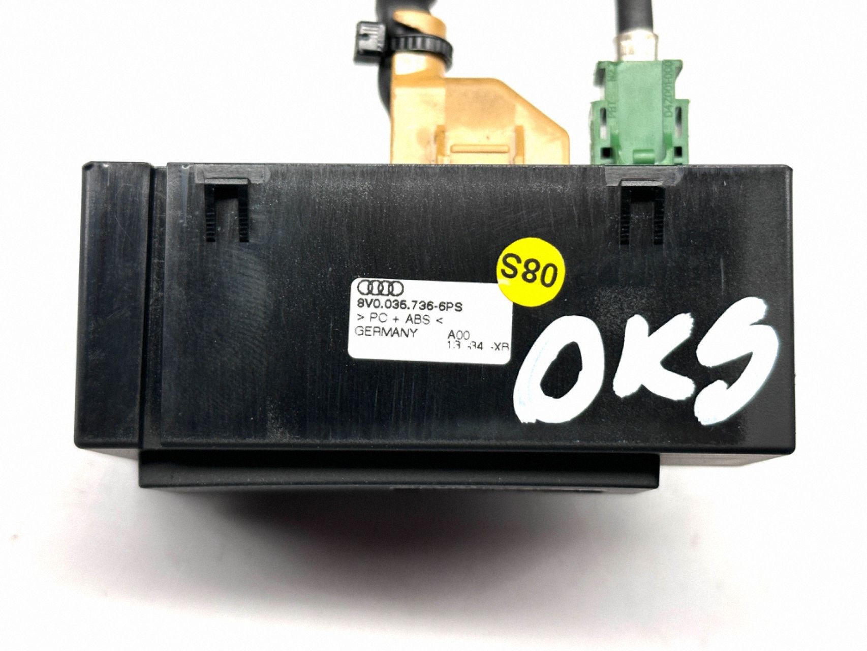 AUDI A3 S3 8V PORT adapter AUDI MUSIC INTERFACE 8V0035736