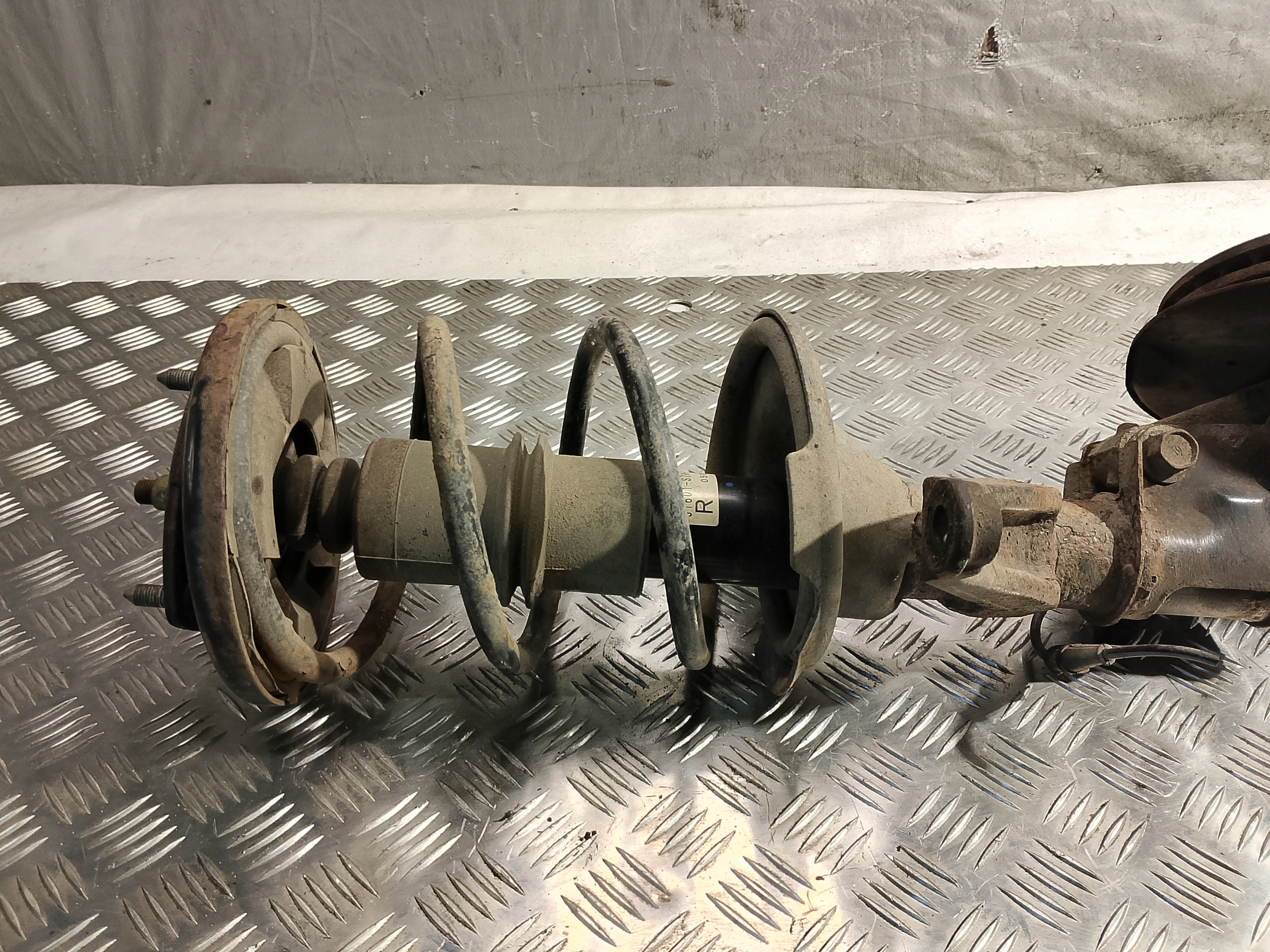 McPherson right front shock absorber spring swing HONDA STREAM and 1.7 B