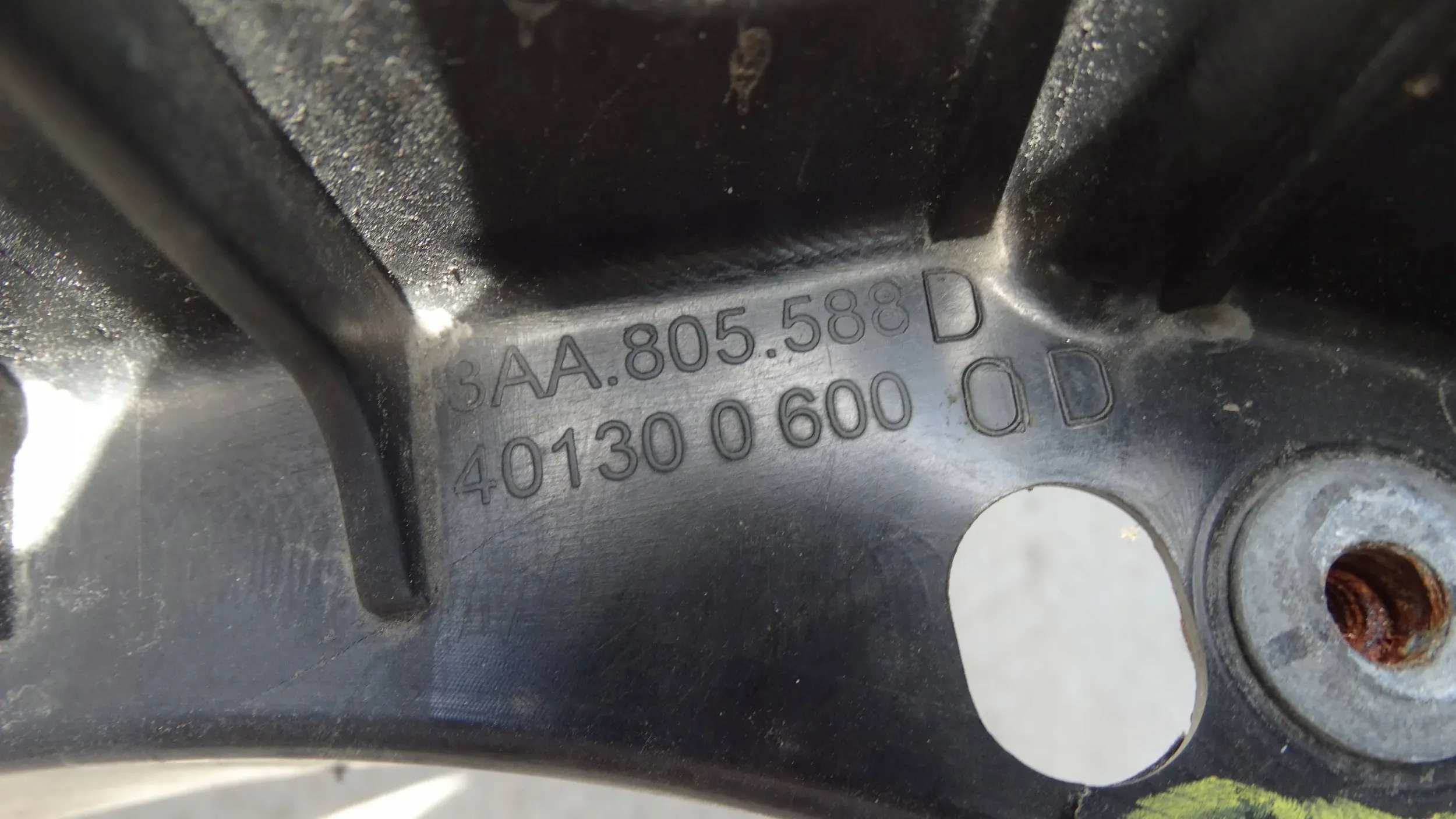 панель передняя / телевизор 3AA805588D vw PASSAT B7
