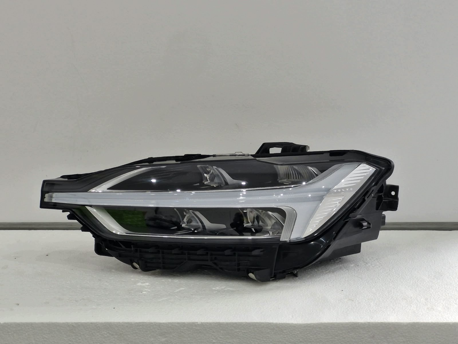 light left Volvo XC60 II FULL LED