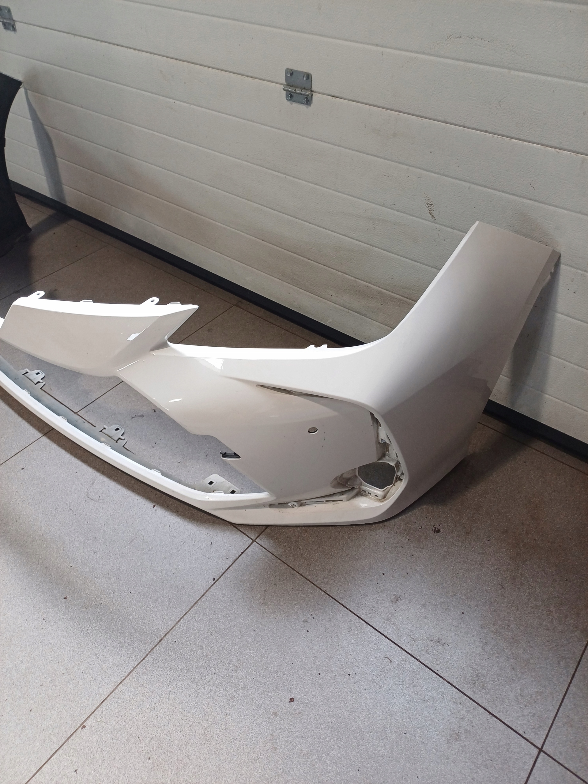 bumper front front TOYOTA COROLLA E21 2 X PDC 52119-02Q10