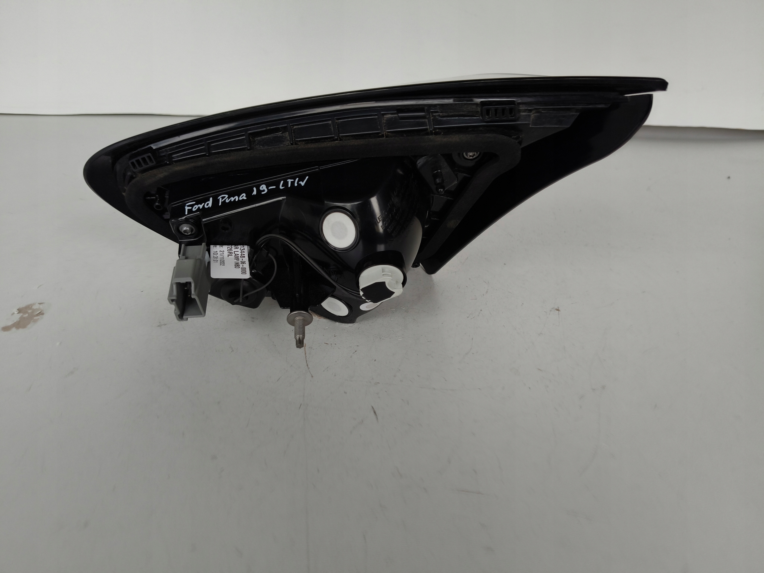 light left rear to the bonnet FORD PUMA 19- LED