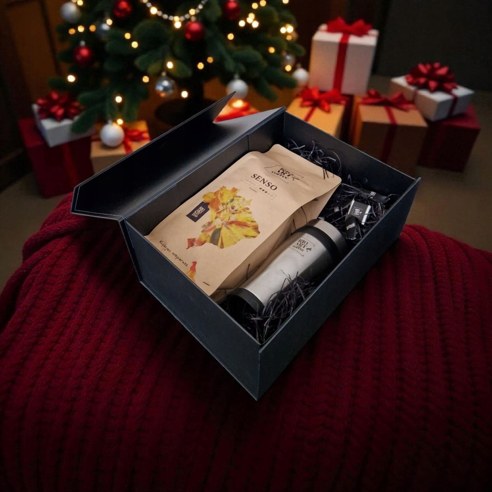 Levně Dárková sada káva 1 kg termohrnek 450 ml bonbóny 110 g