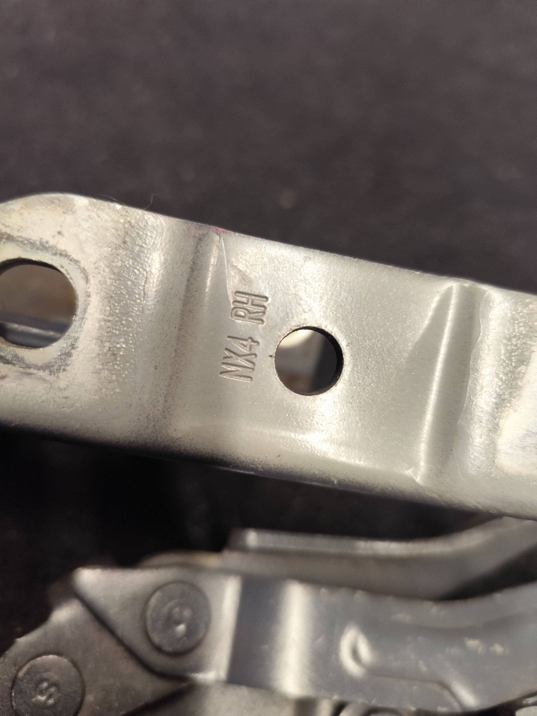 HYUNDAI TUCSON IV hinge bonnet hinges KOMPLET