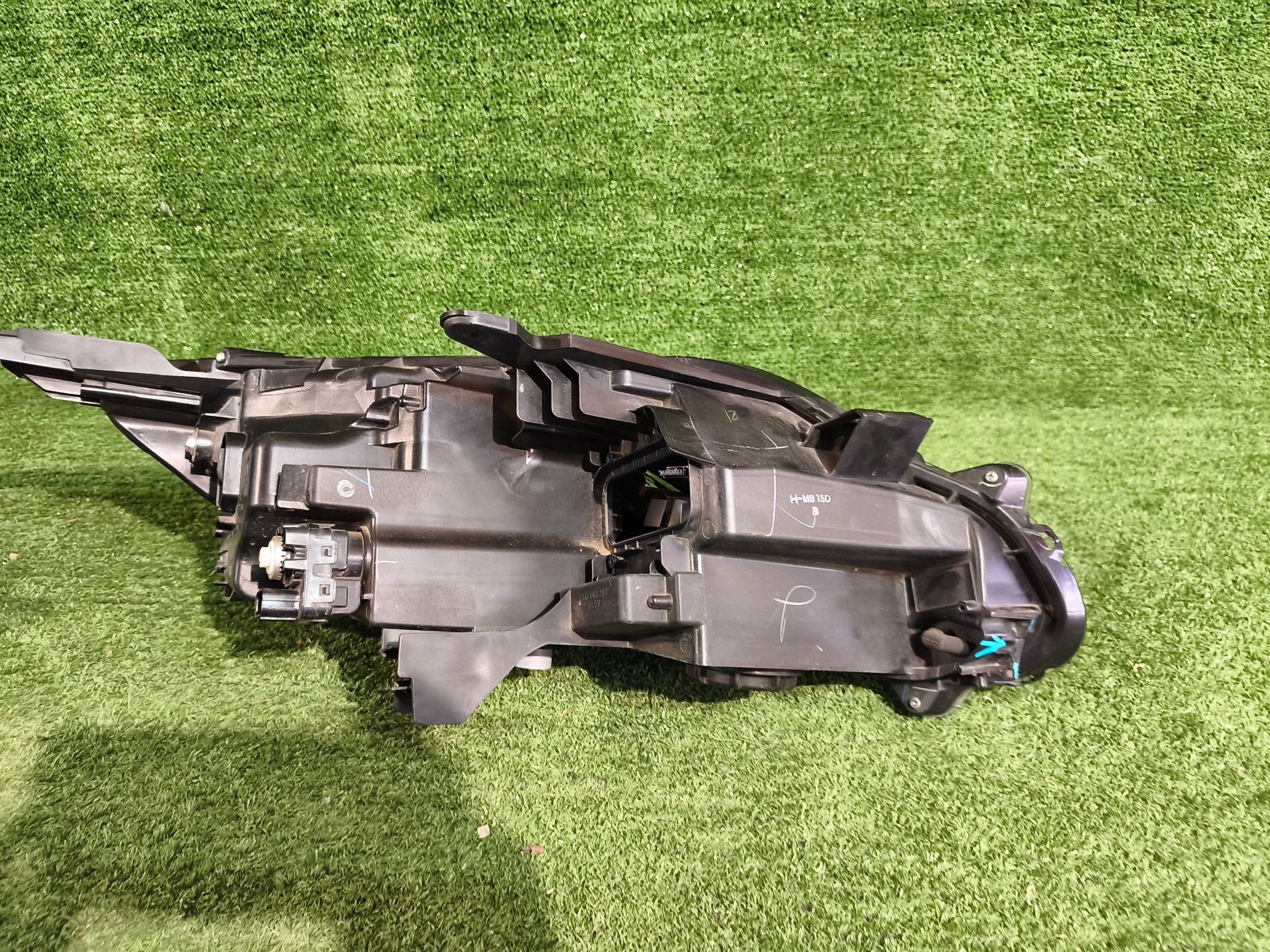 REFLEKTOR left front MITSUBISHI L200 LIFT 19- NR.R1457
