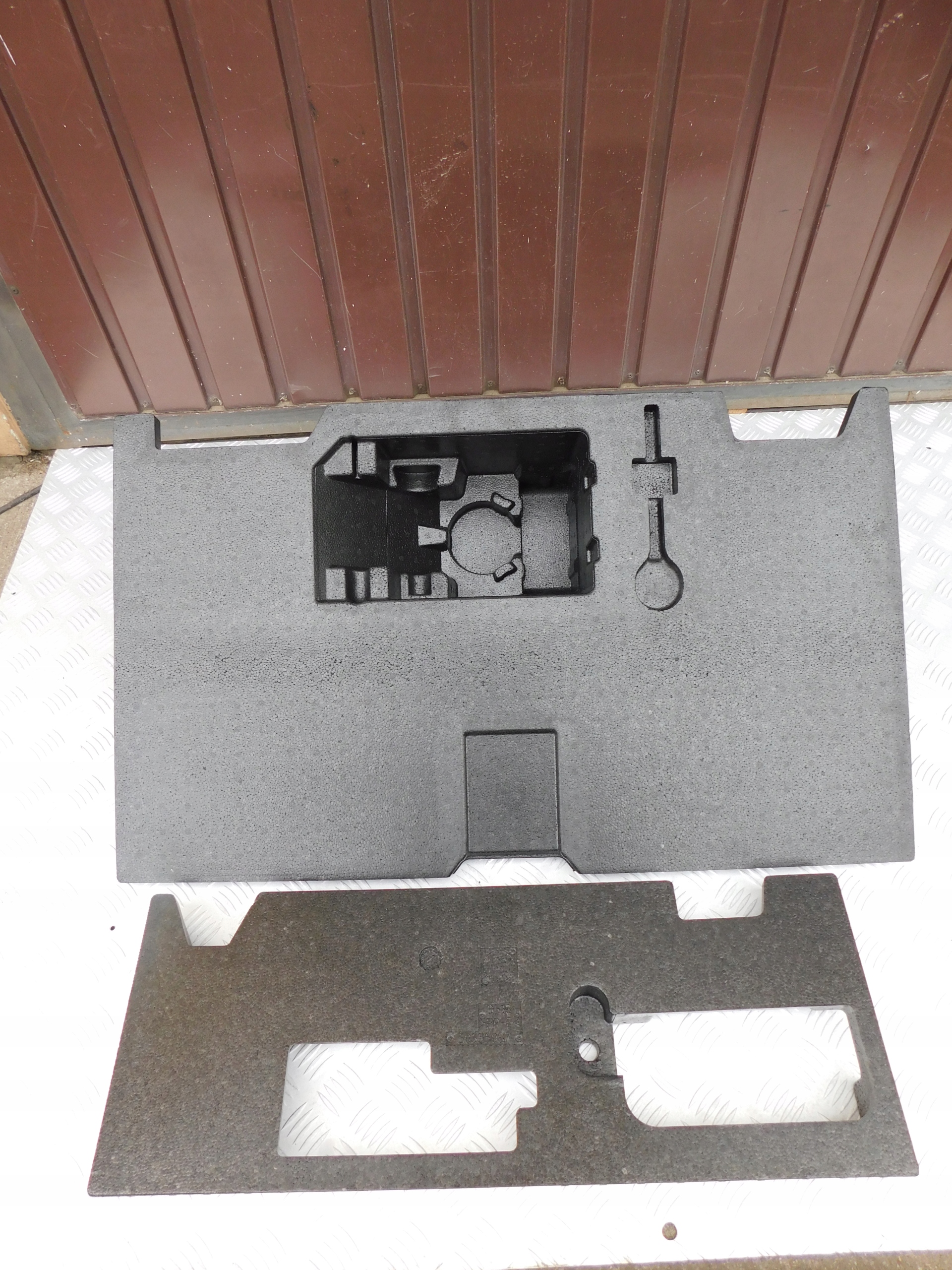 Alfa Romeo Giulia Quadrifoglio QV pianki wypełnienia bagażnika komplet