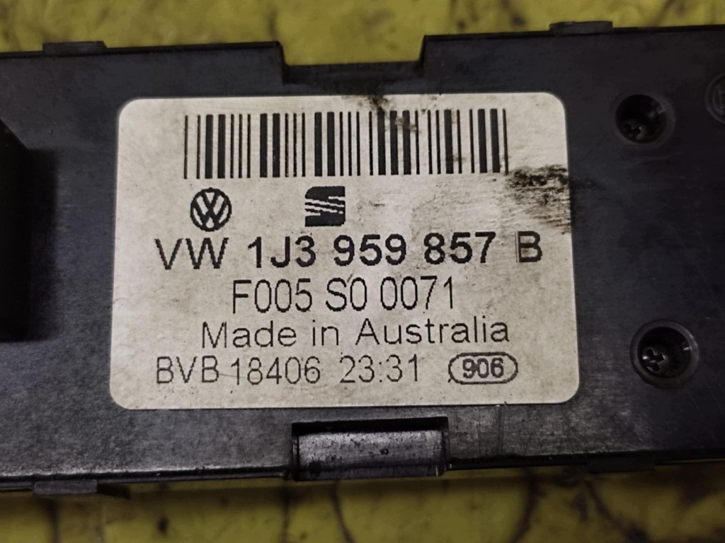VW GOLF IV window control switch 1J3959857B