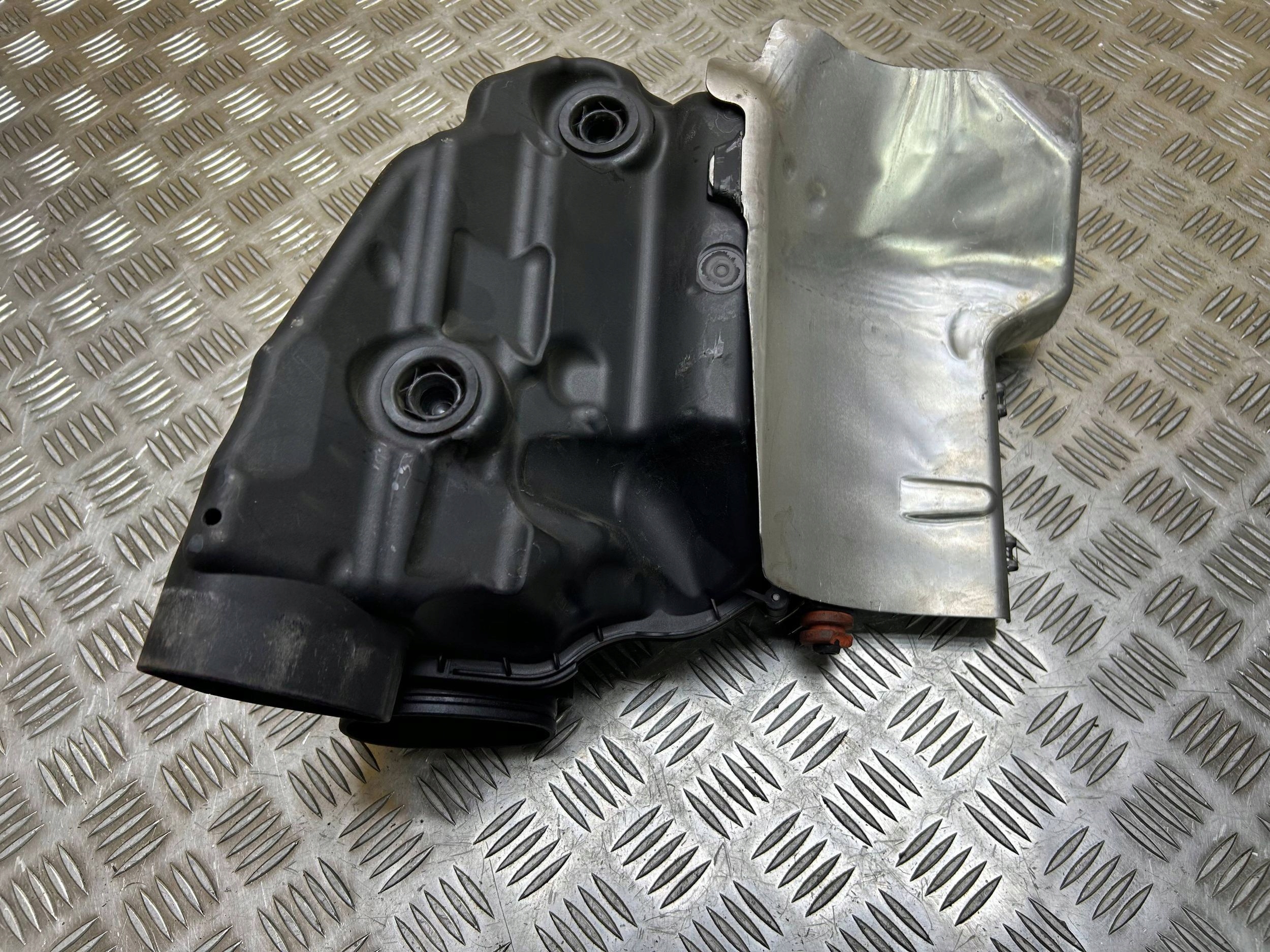 Gehäuse filter luft BMW 6 F06 650i 2013 7577467