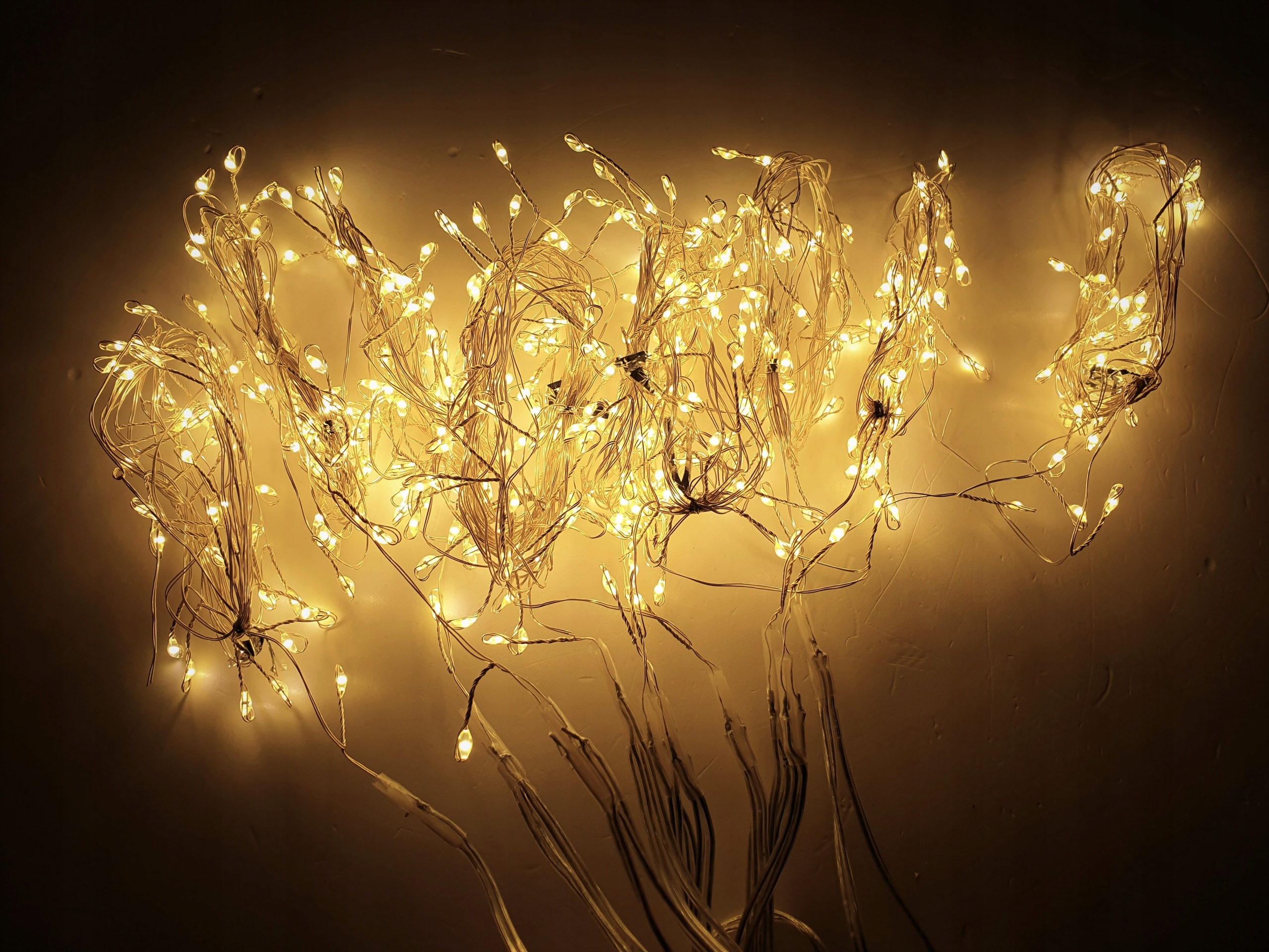 LAMPKI CHOINKOWE 400 LED KURTYNA WEWNĘTRZNE ZWENĘTRZNE ŚWIATEŁKA ŚWIĄTECZNE Marka Cortina