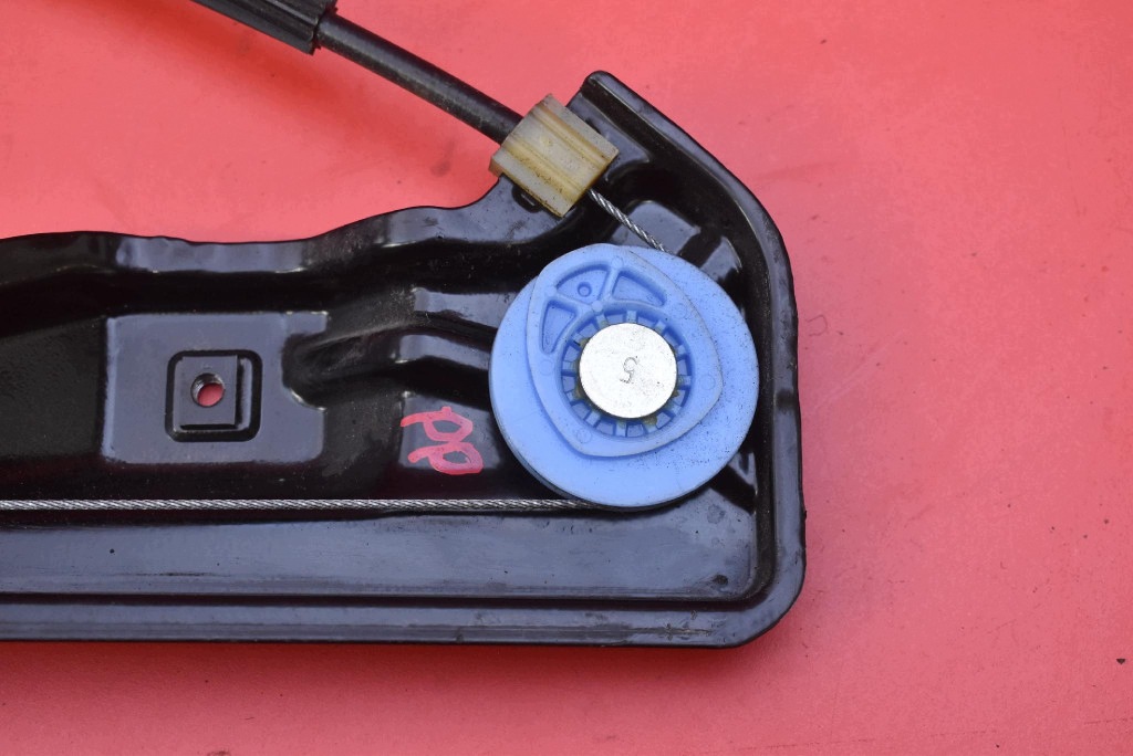 window regulator right front EU 13260138 OPEL ZAFIRA C TOURER 12-16