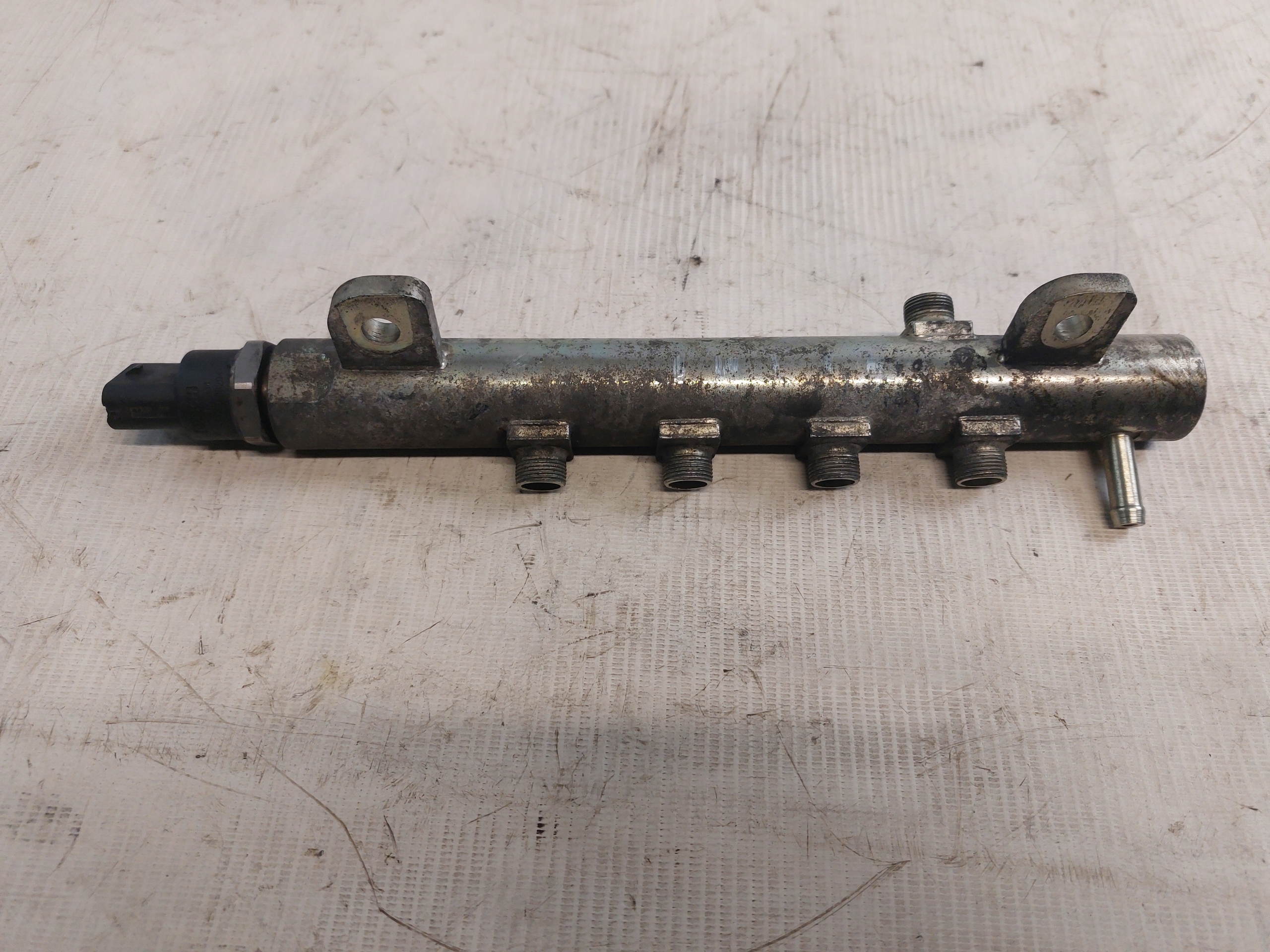 Rampe injection SAAB 93 9-3 II 1.9TiD