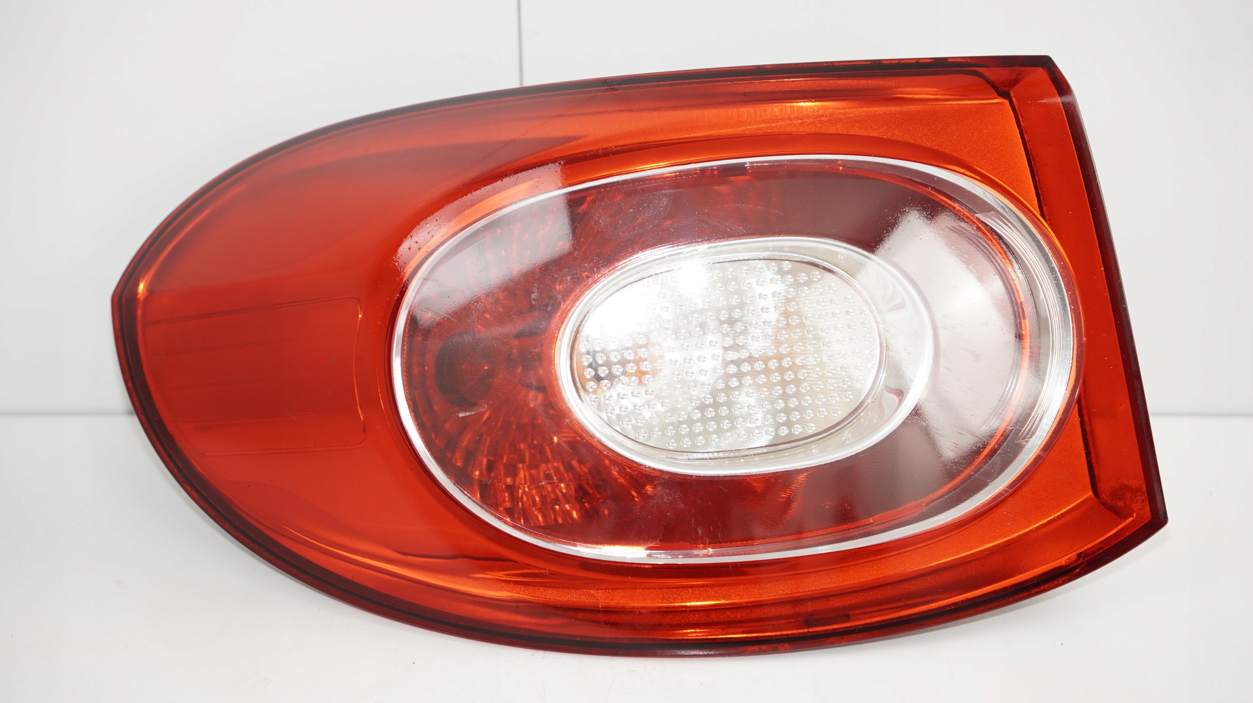 фонарь левый задний vw Tiguan I 07-11R^