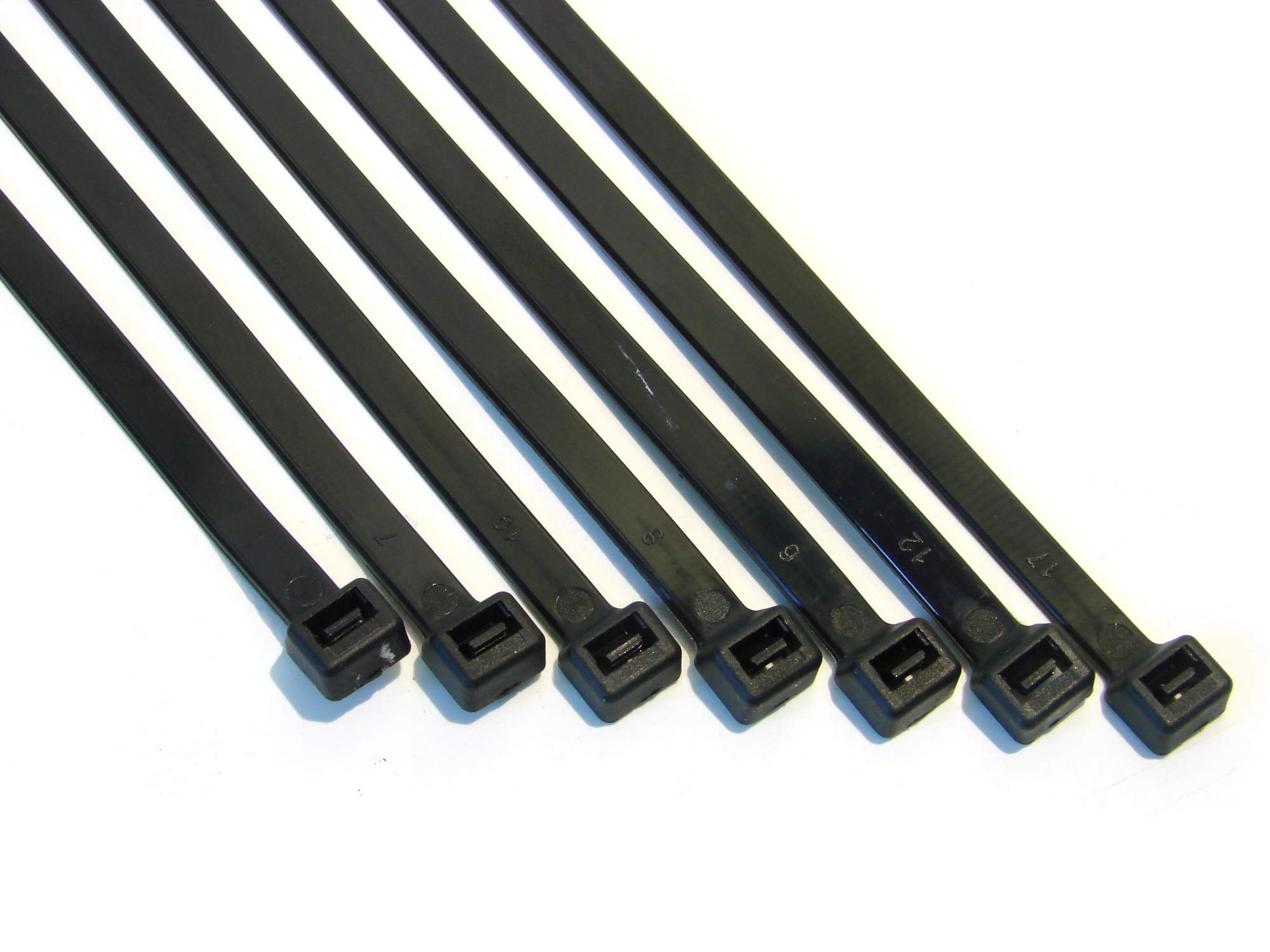 

Trytytka Opaska Kablowa Czarna 9,0 X 450MM 50 Szt