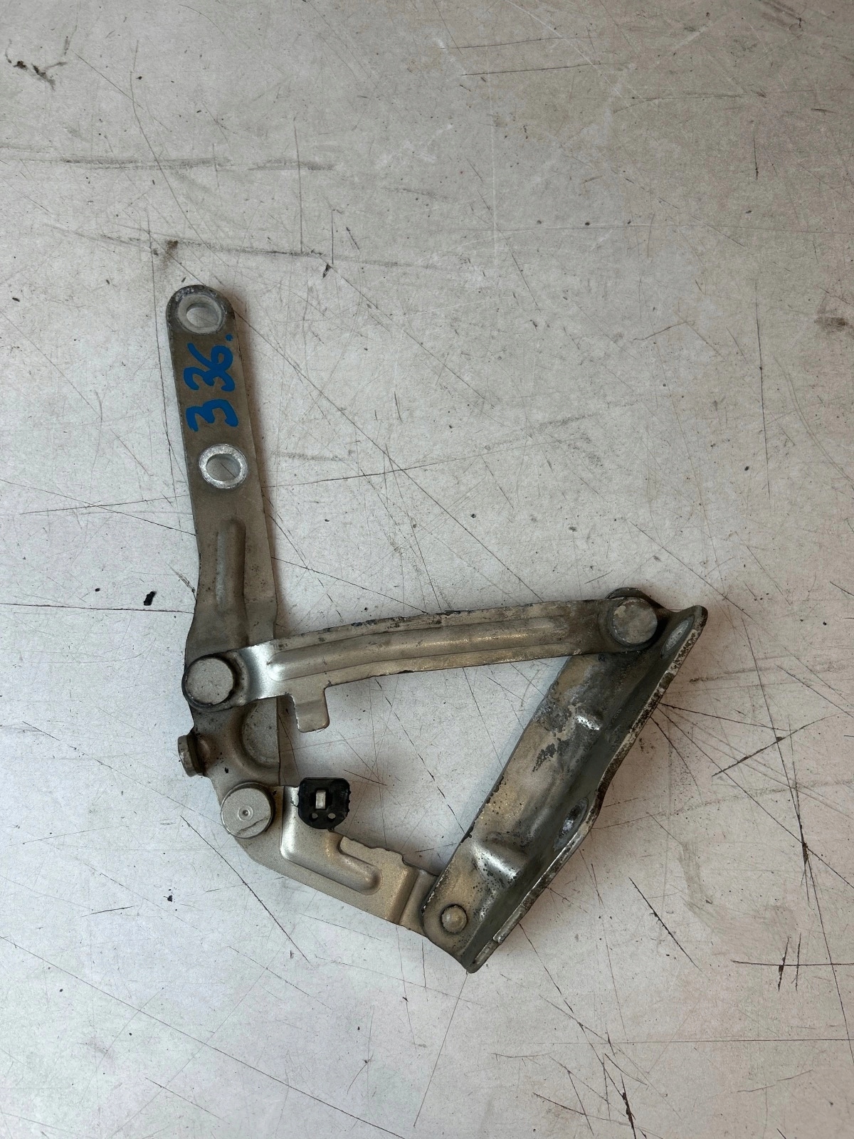 hinge bonnets front front left Volkswagen T5