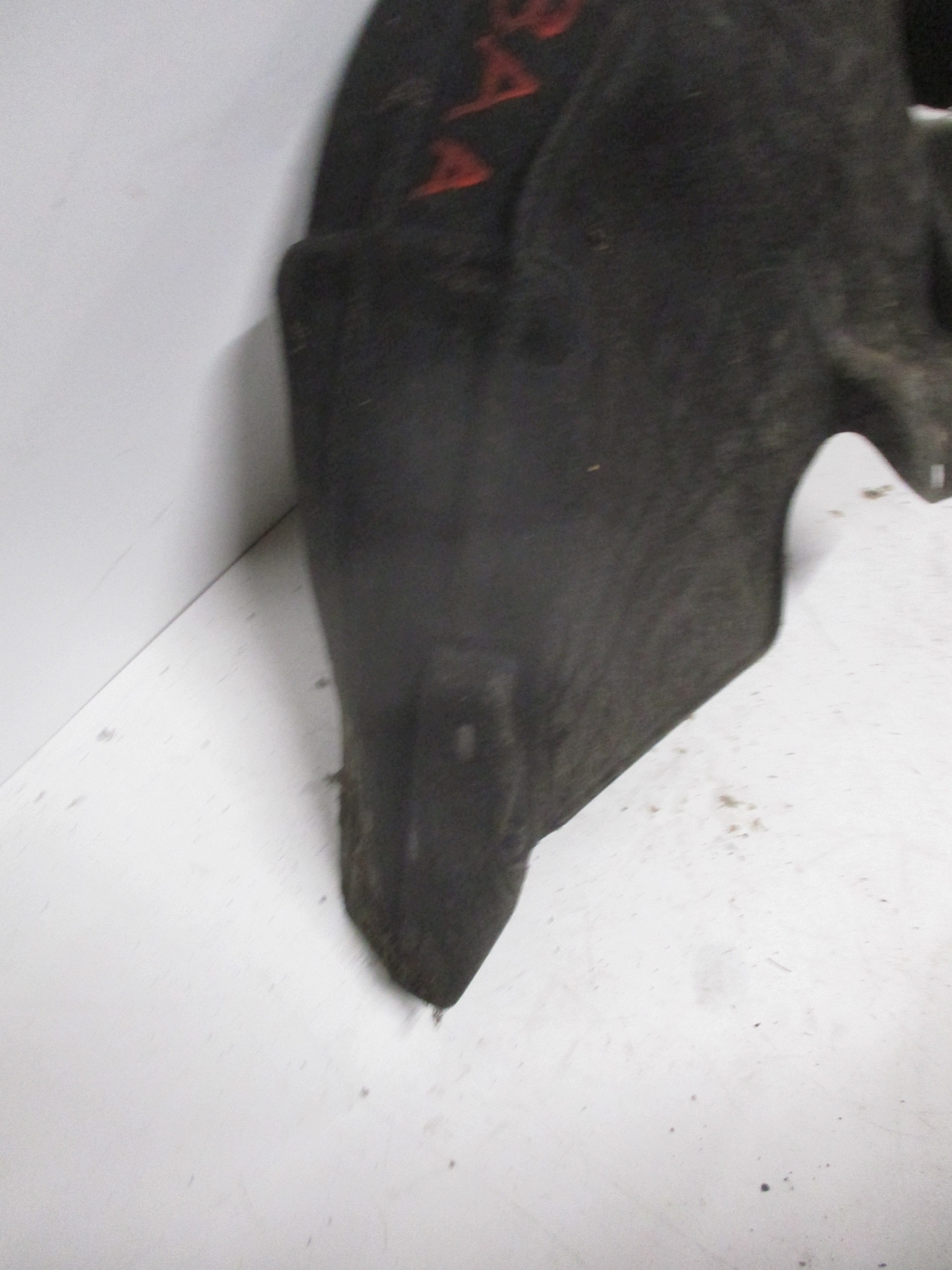 mudguard rear. rear part right VW PASSAT B7 3AA810972