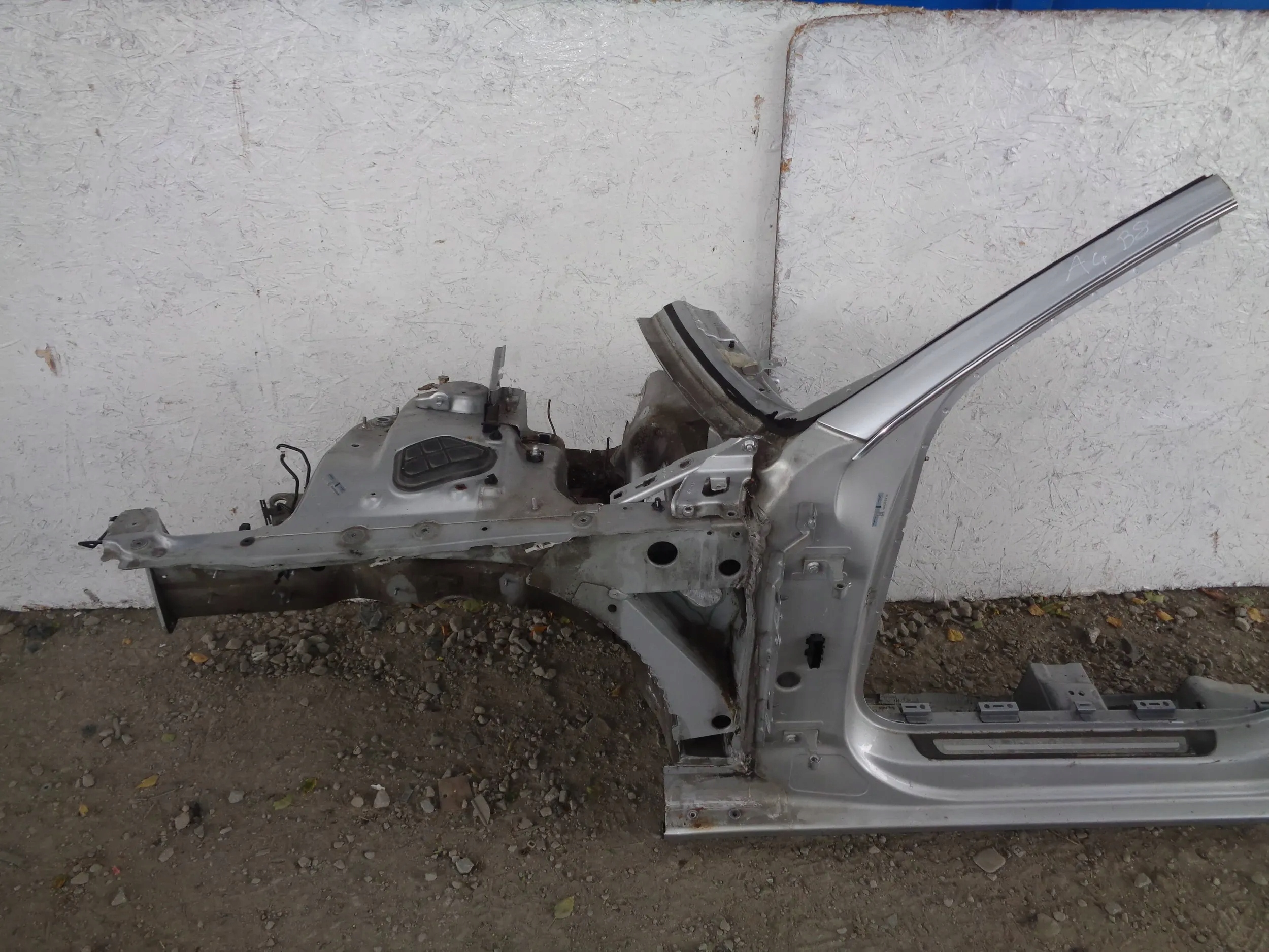 AUDI A4 B8 8K quarter quarter FARTUCH left front 08-15R