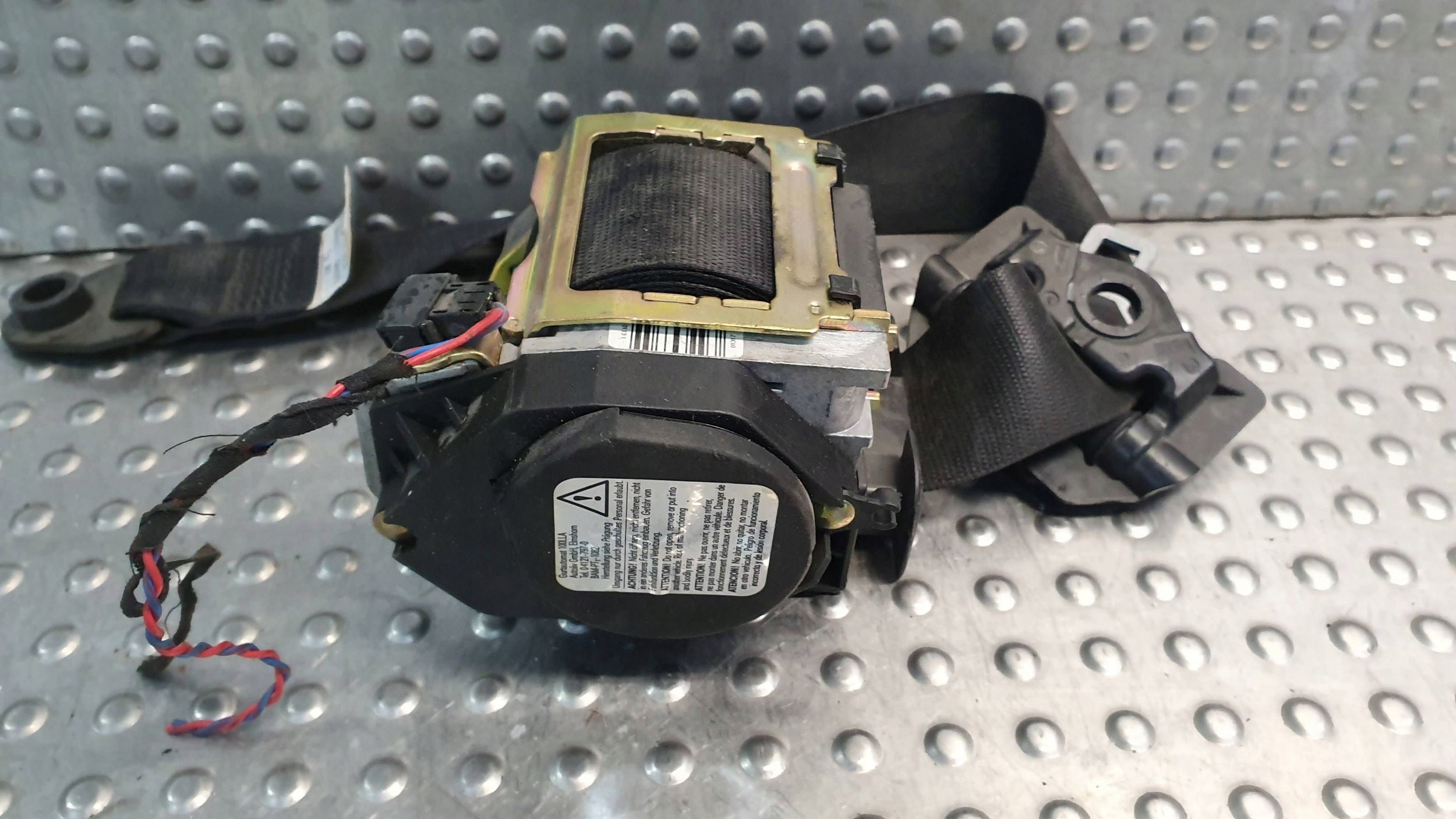 Gurten Sicherheits rechts heck BMW 7 E65 01- 8266744