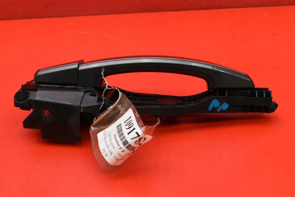 handle right front front grey 13305701 OPEL INSIGNBIA A 08-14