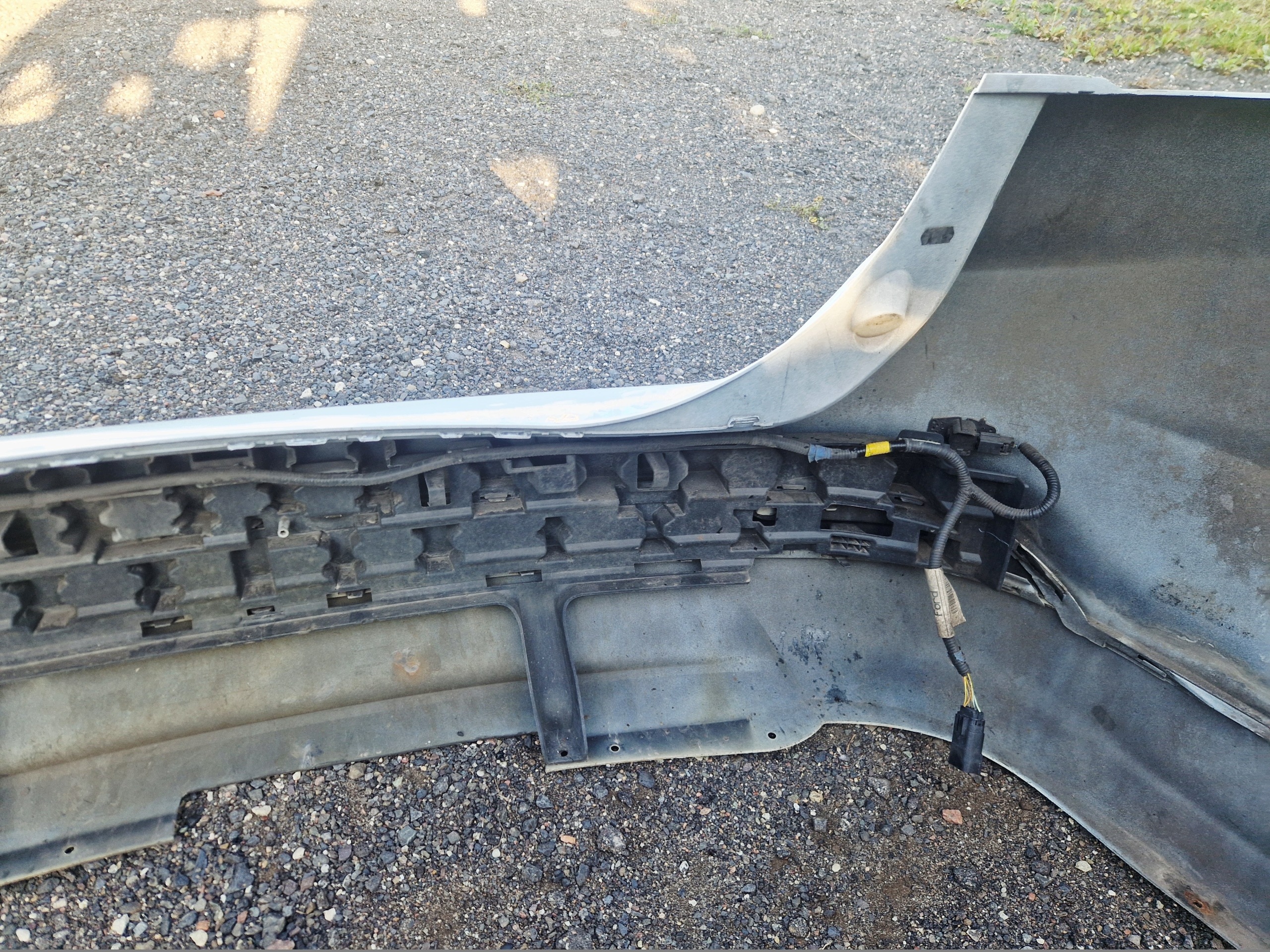 FORD MONDEO MK5 HB 5D bumper rear part TYLNI white colour FD