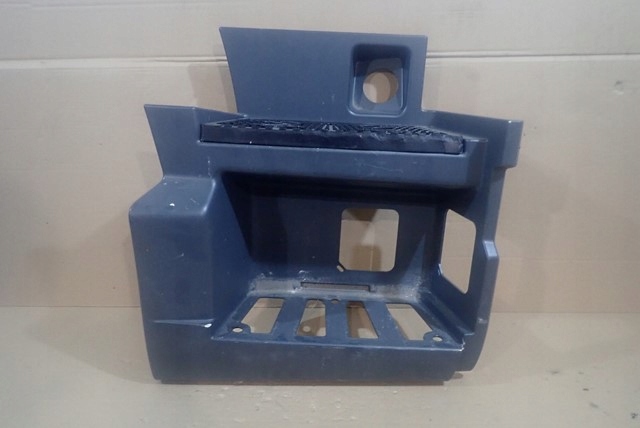 OBUDOWA STOPNIA DOLNA PRAWA MAN TGX TG3 2021-