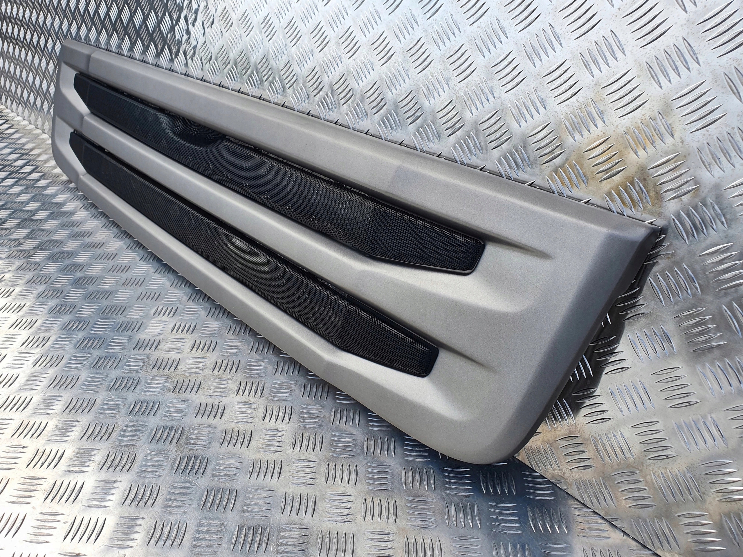 ATRAPA DOLNA ŁAWECZKA SCANIA R Producent części Scania OE