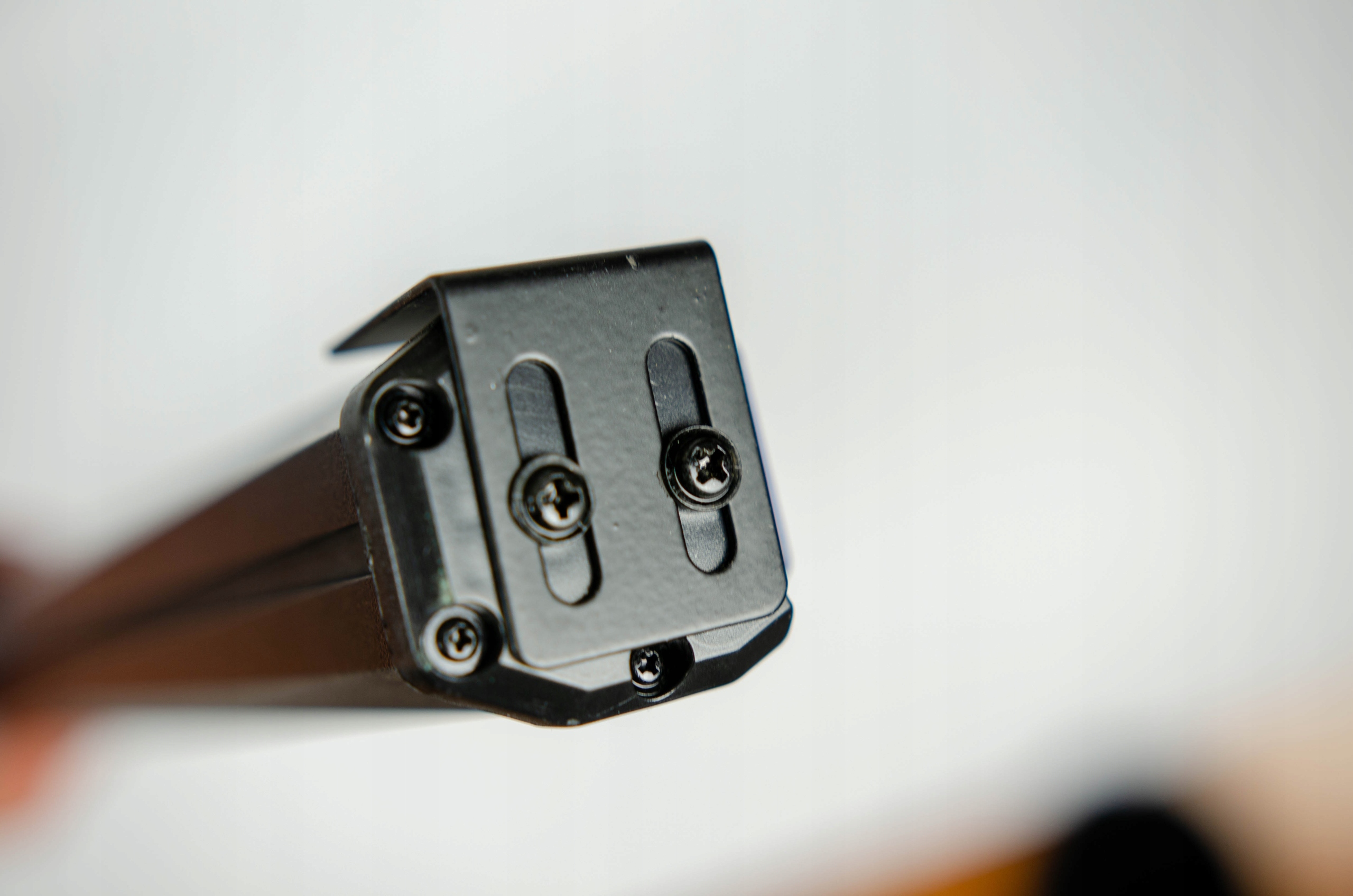 BELKA OSTRZEGAWCZA JEDNOSTRONNA POMARAŃCZOWA KOGUT STROBO LED 30CM 12V 24V Waga produktu z opakowaniem jednostkowym 1 kg