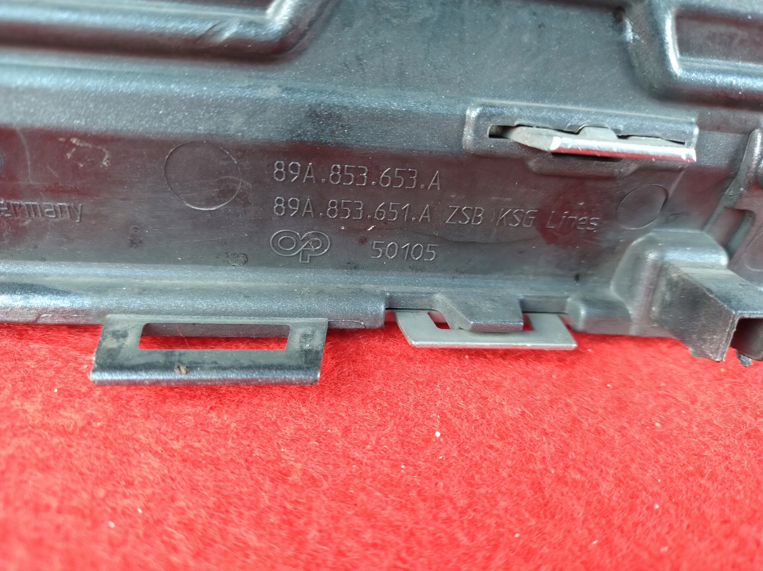 AUDI Q4 E-TRON 89A GRILLE LOGO 89A853653A KA6/071